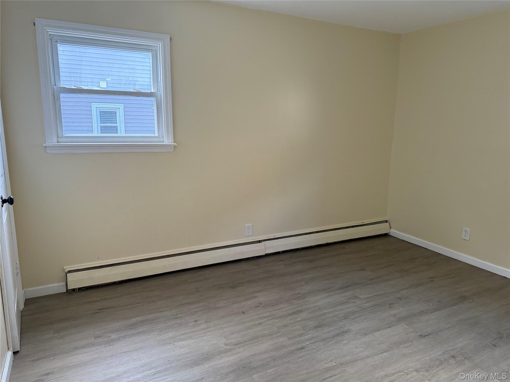 #5 photo, 287-289 Stewart Avenue, ナッソー郡 Hempstead , NY 11550