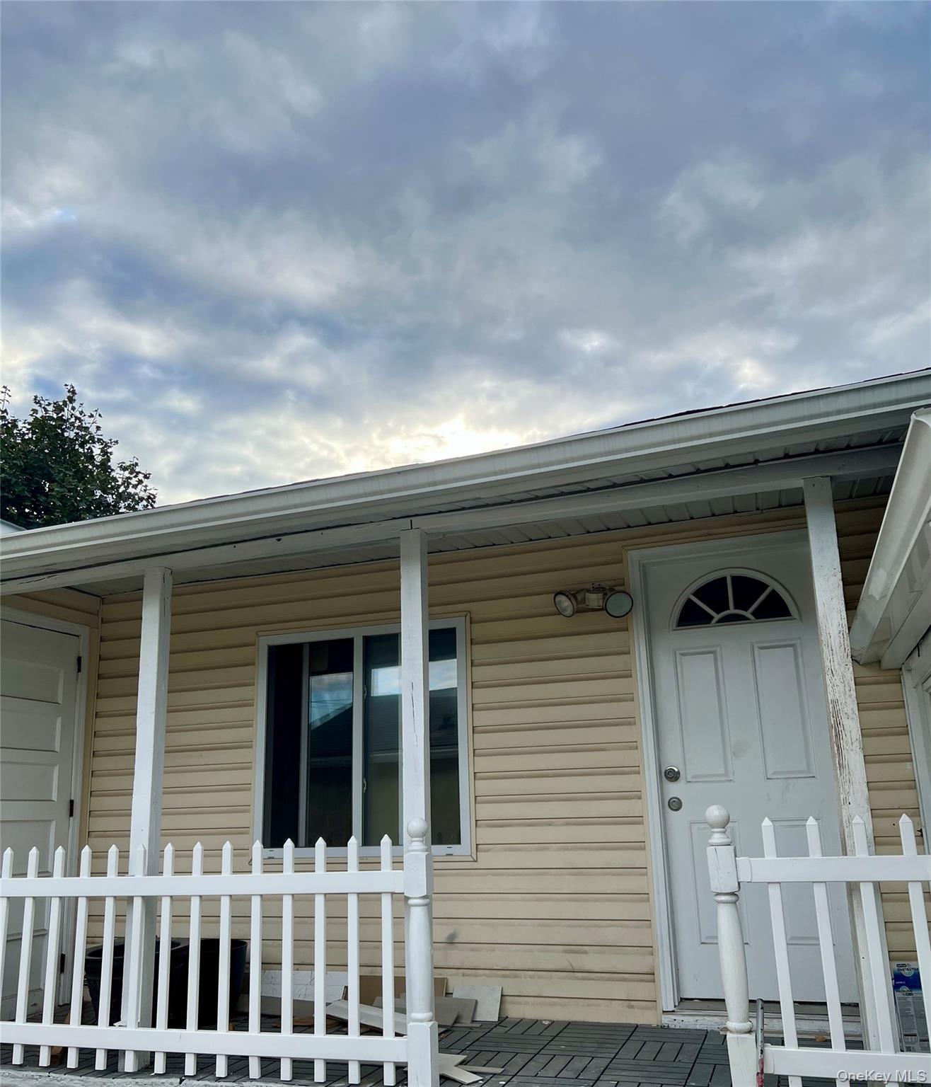 #1 photo, 32 Wellington Street, ナッソー郡 Hempstead , NY 11550