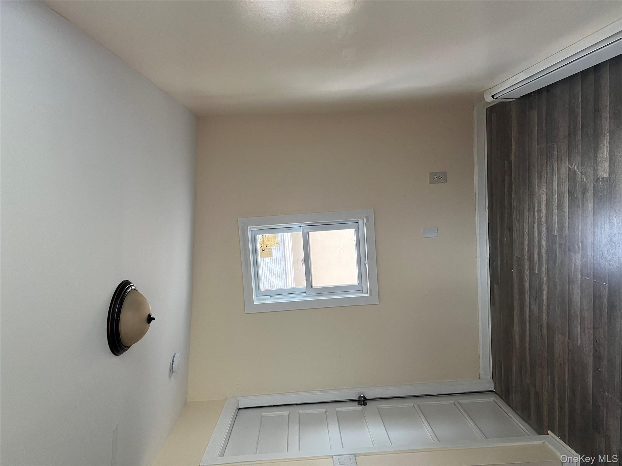 #2 photo, 32 Wellington Street, ナッソー郡 Hempstead , NY 11550