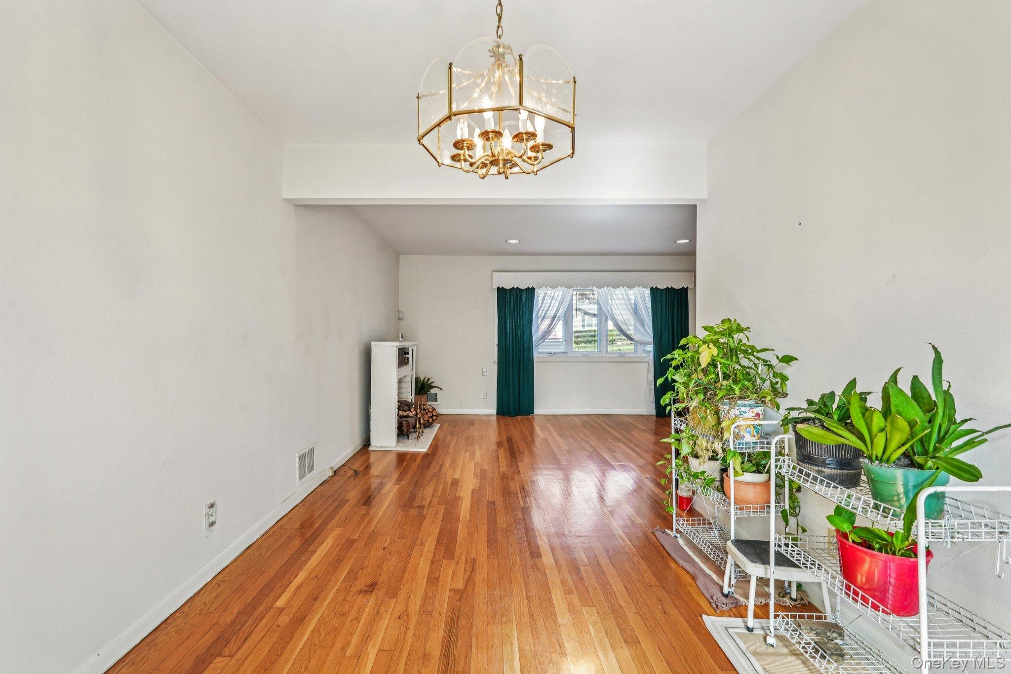 #11 photo, 71 Dora Lane, New Rochelle , NY 10804