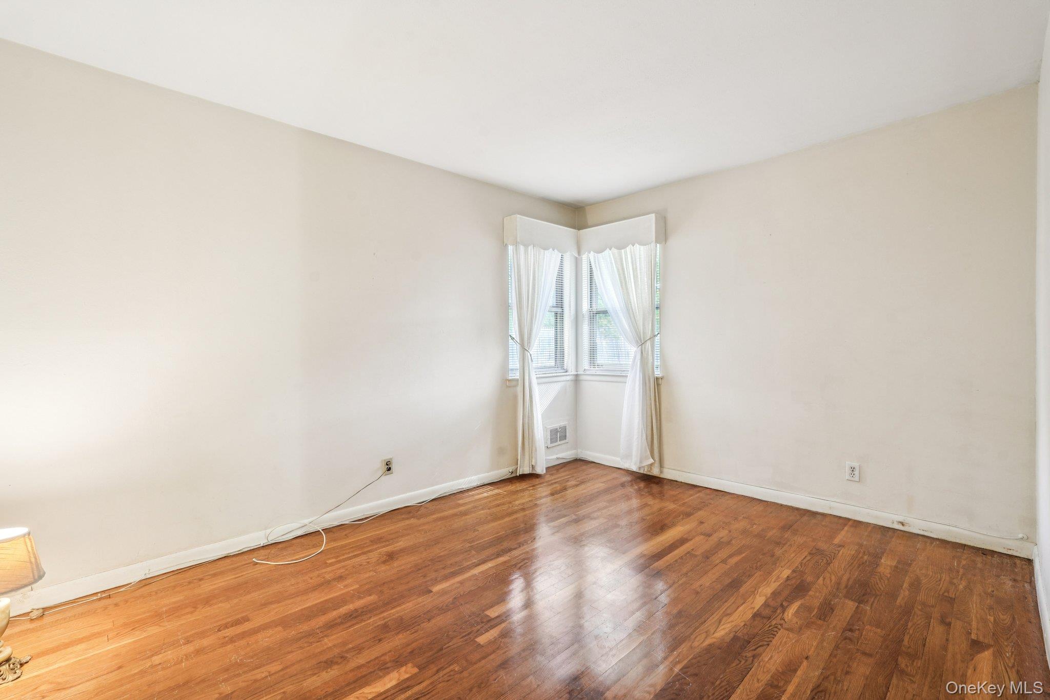 #13 photo, 71 Dora Lane, New Rochelle , NY 10804