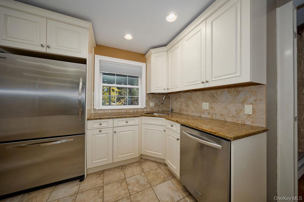 #20 photo, 66 High Acres Drive, Poughkeepsie , NY 12603