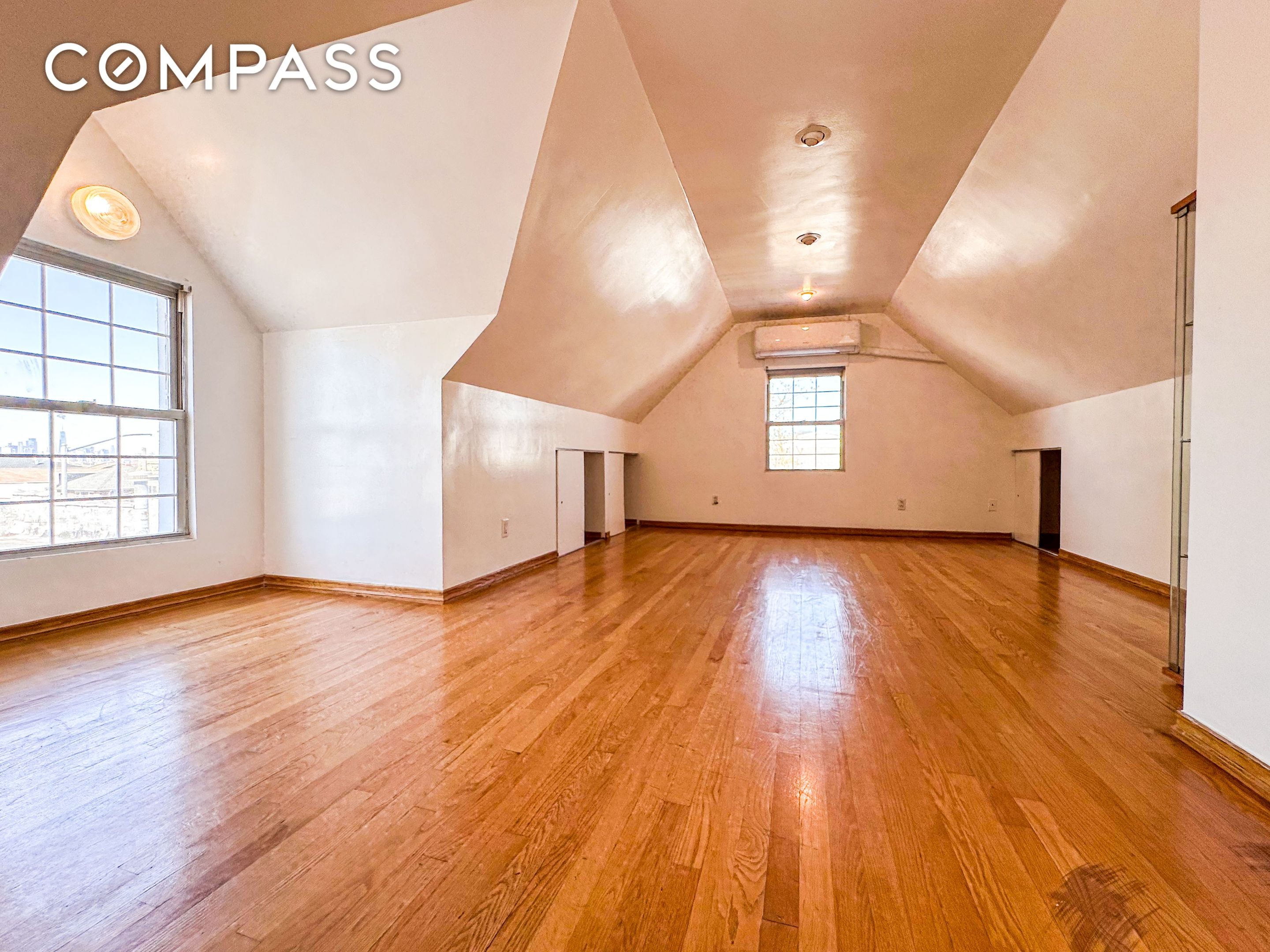 #11 photo, Maspeth, クイーンズ区 Maspeth , NY 11378