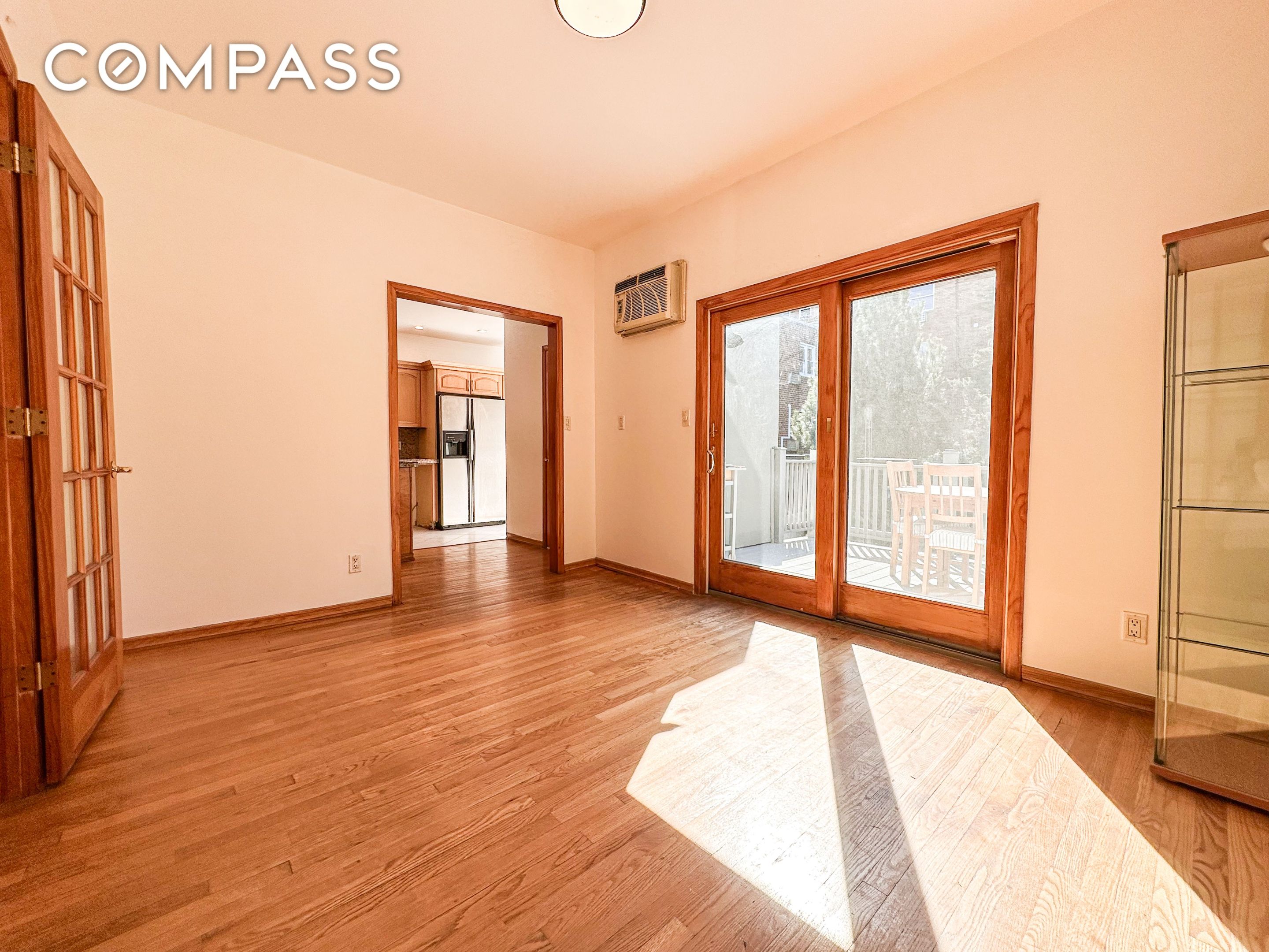 #2 photo, Maspeth, クイーンズ区 Maspeth , NY 11378