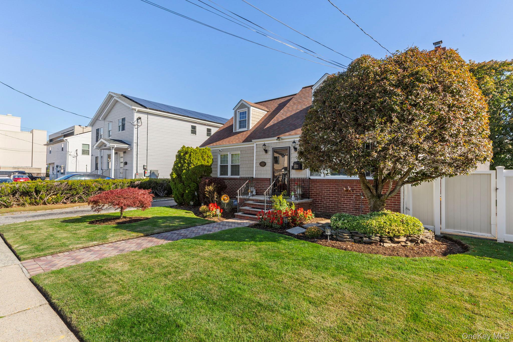 #3 photo, 165 Lenox Avenue, Uniondale , NY 11553