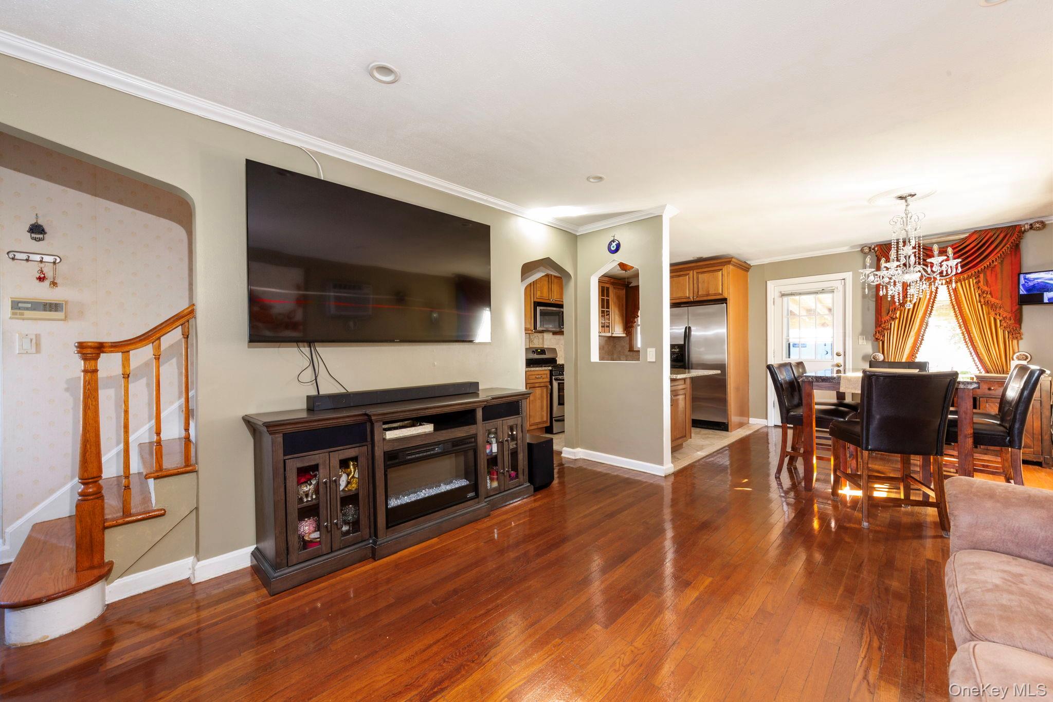 #9 photo, 165 Lenox Avenue, Uniondale , NY 11553