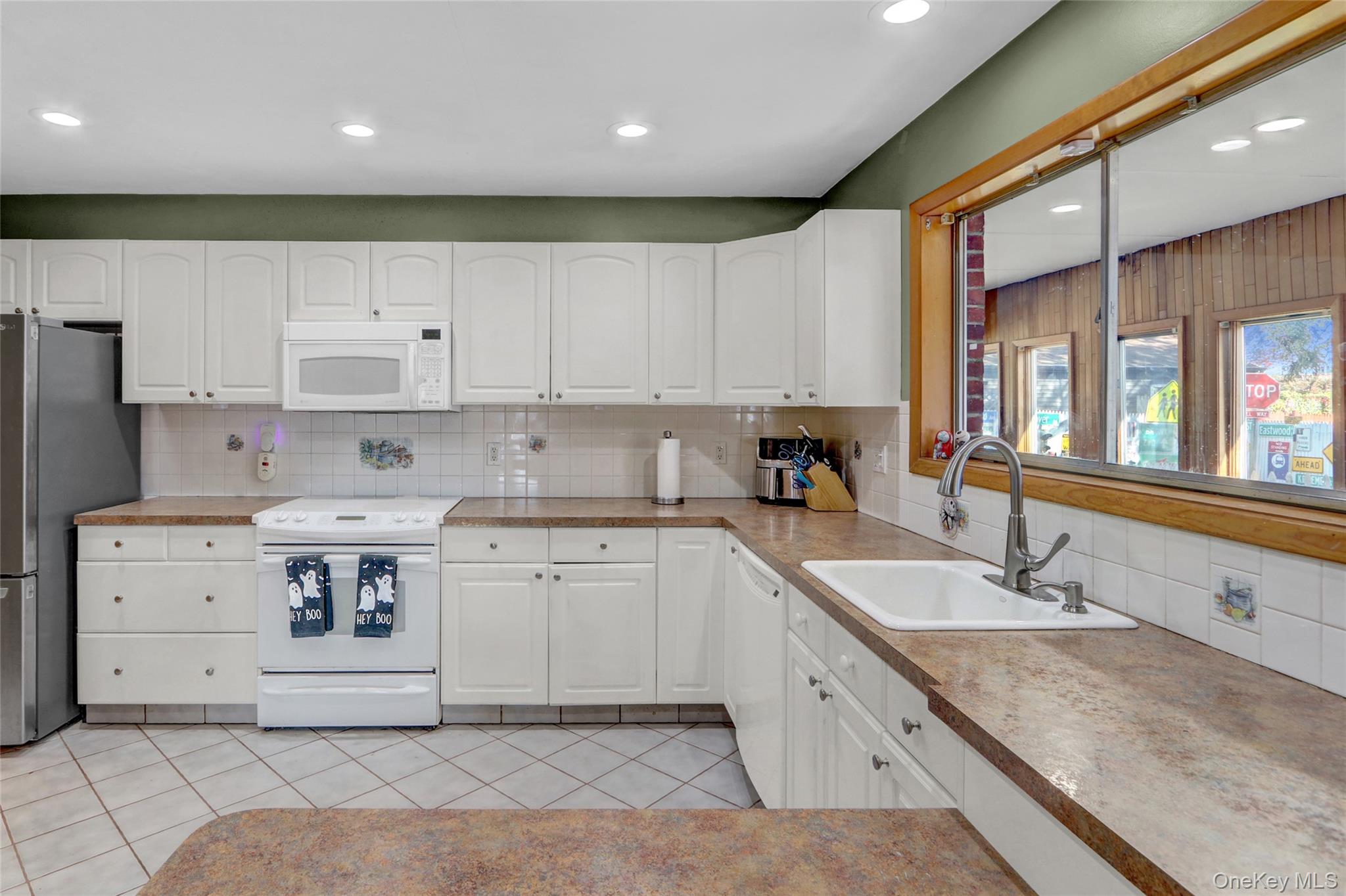 #13 photo, 11 W 2nd Street, サフォーク郡 Deer Park , NY 11729