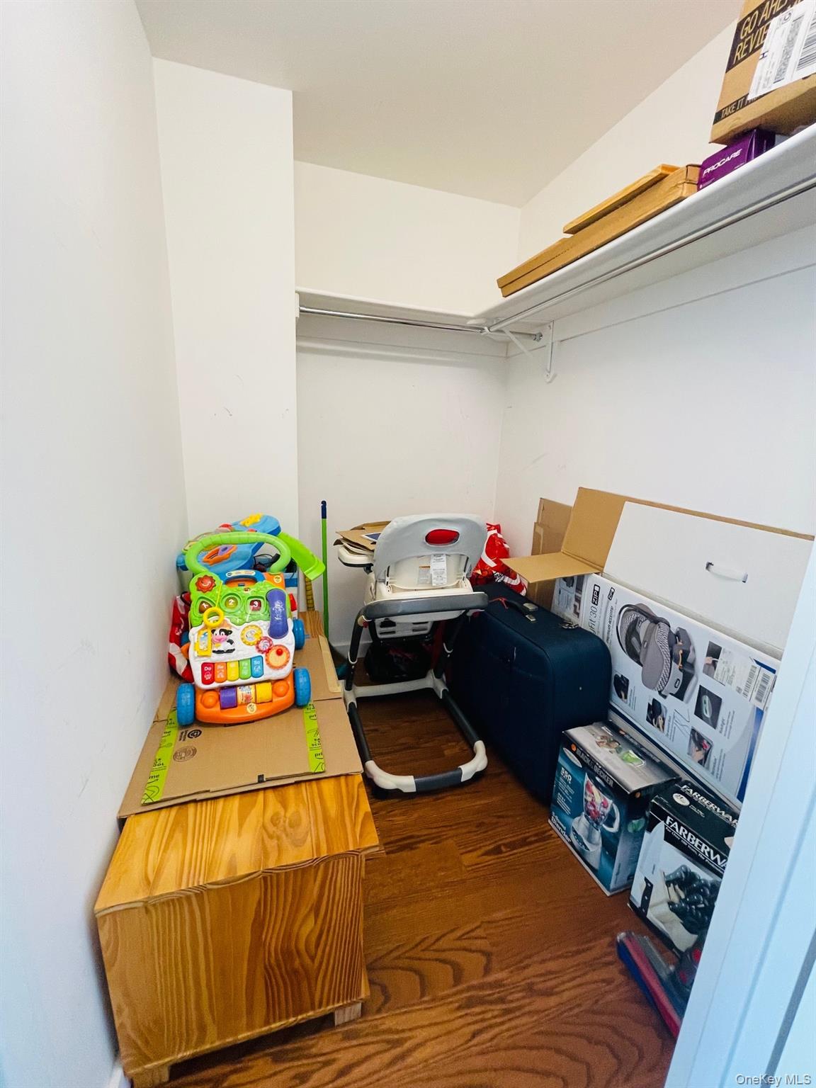 #13 photo, 40-26 college point Boulevard, Flushing , NY 11354