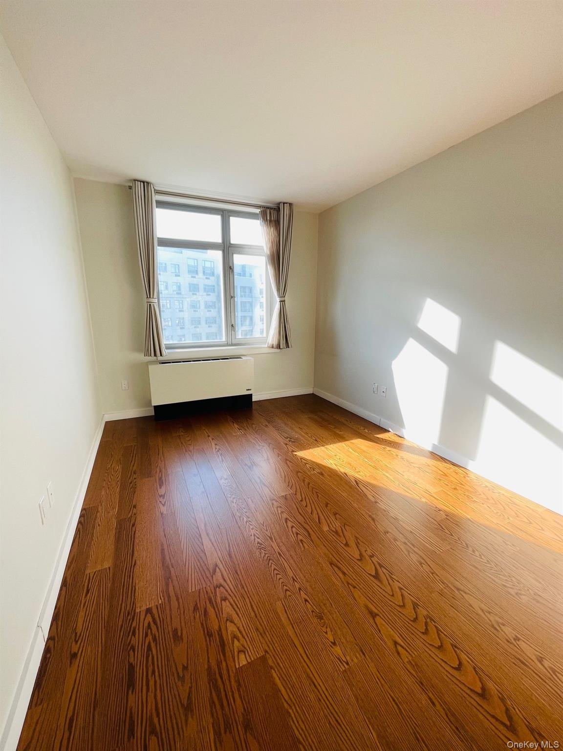 #7 photo, 40-26 college point Boulevard, Flushing , NY 11354