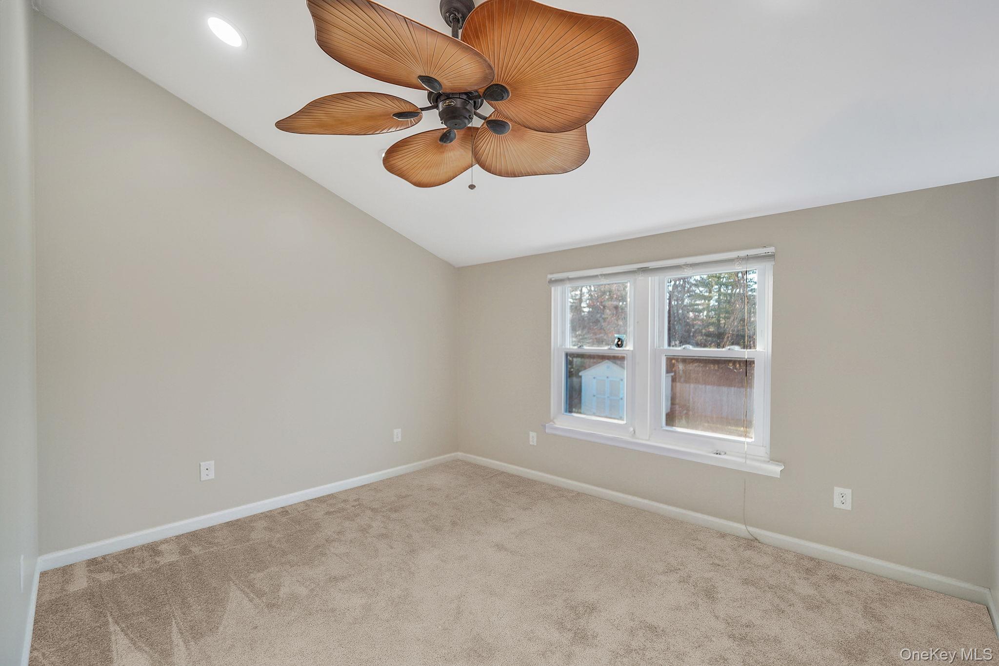 #11 photo, 36 American Avenue, 东长岛 科勒姆 Coram , NY 11727