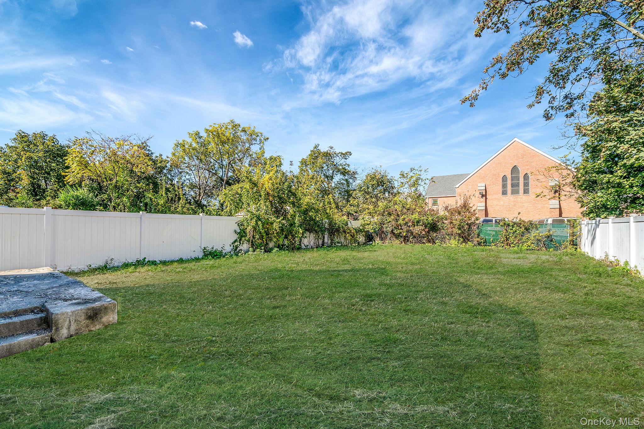 #3 photo, 23 Maple Avenue, ナッソー郡 Hempstead , NY 11550