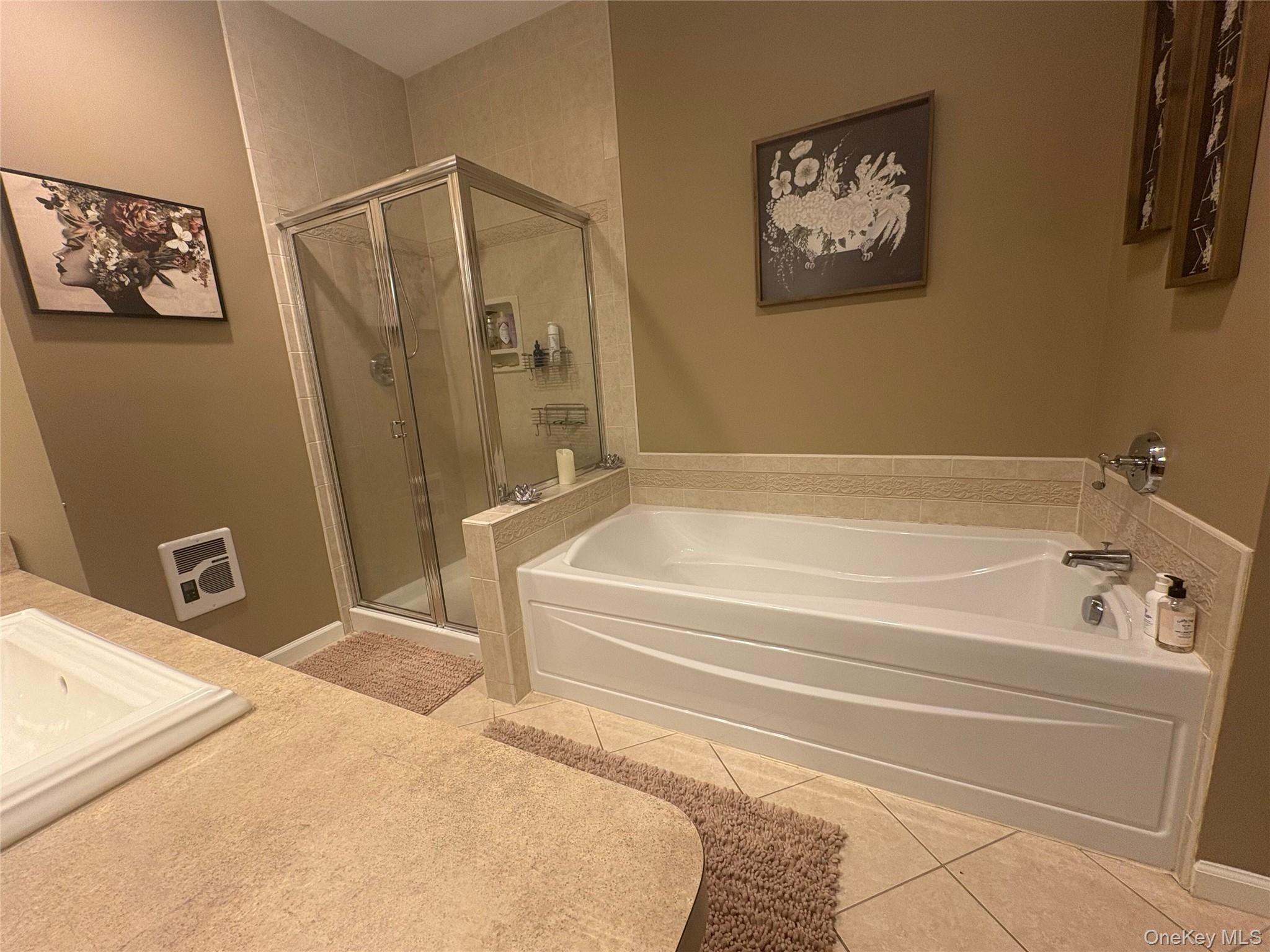 #12 photo, 109 Manitou Trail, サフォーク郡 Kings Park , NY 11754