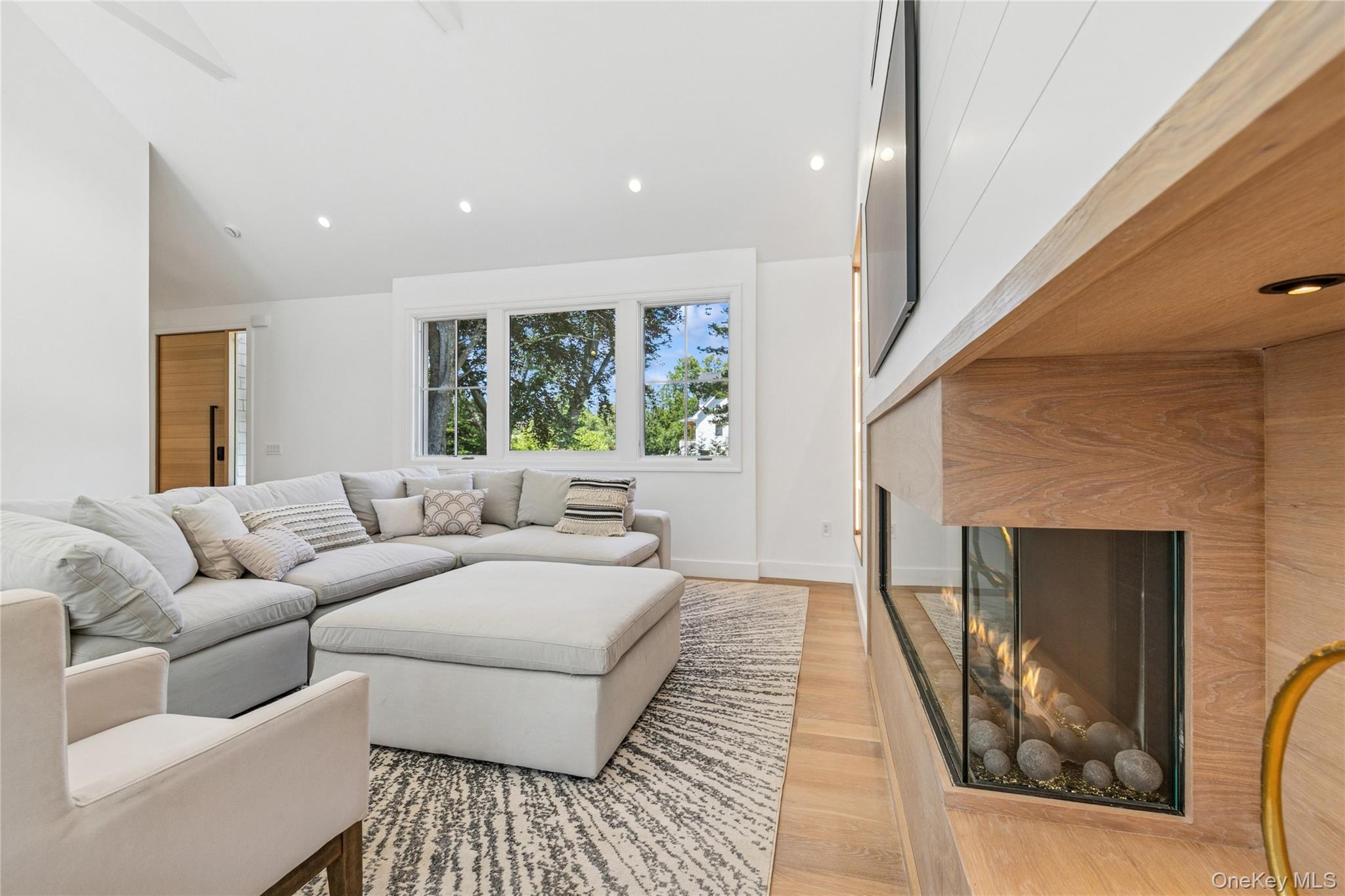 #16 photo, 16 Walker Court, サフォーク郡 East Quogue , NY 11942