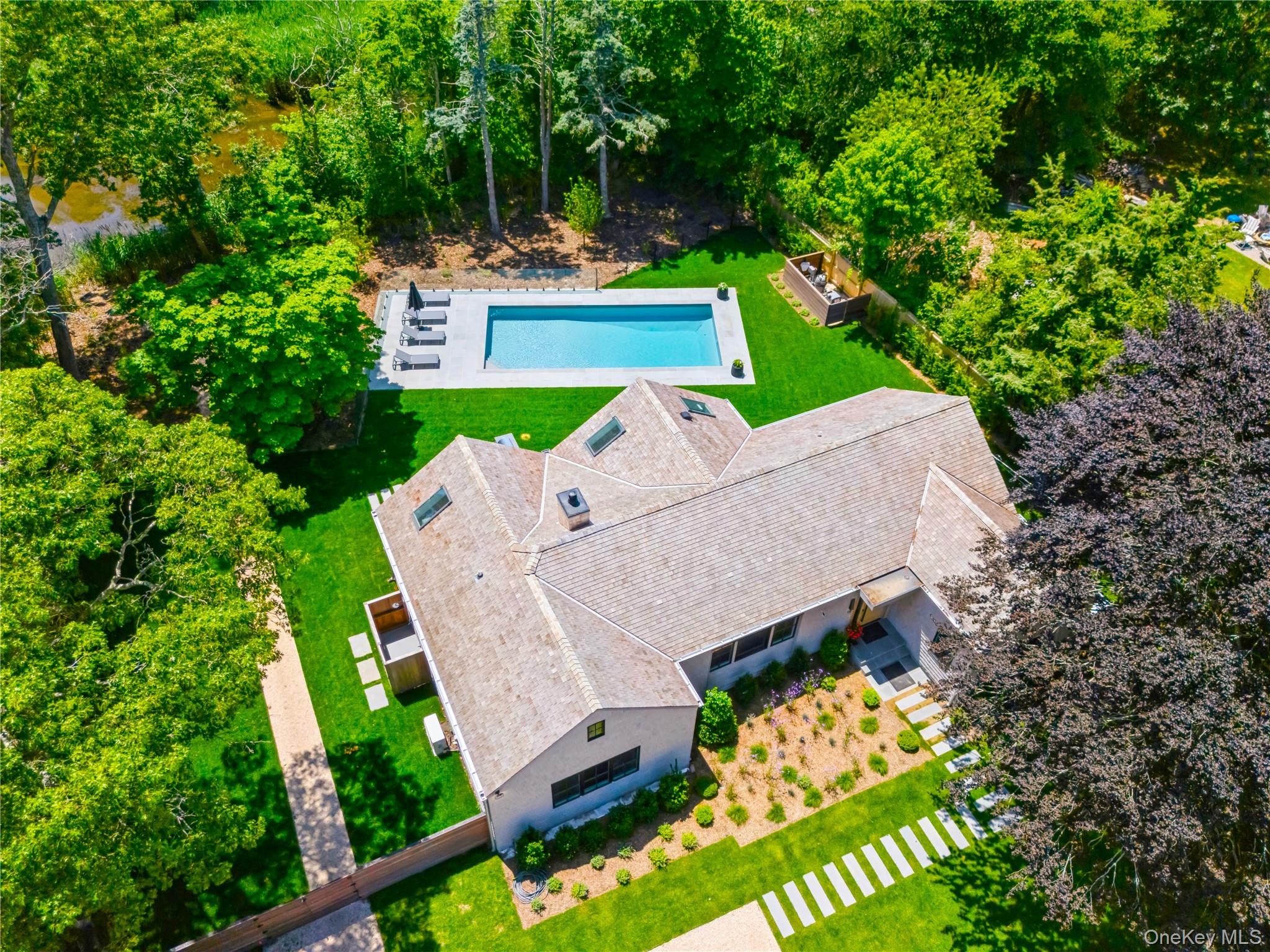 #3 photo, 16 Walker Court, サフォーク郡 East Quogue , NY 11942