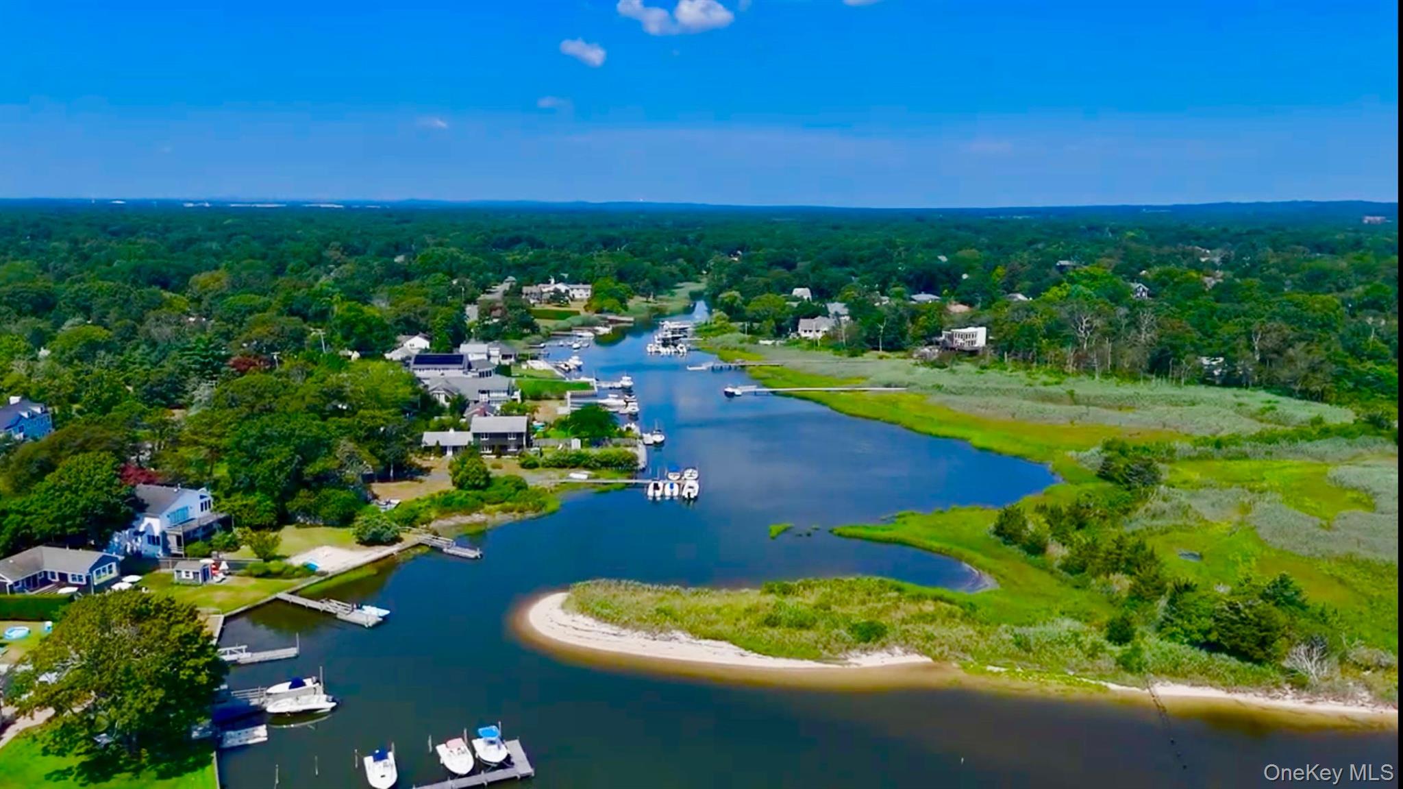 #4 photo, 16 Walker Court, サフォーク郡 East Quogue , NY 11942