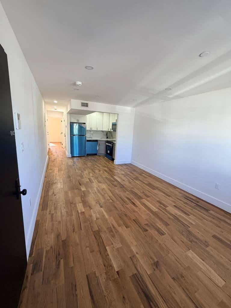 #10 photo, 218-36 133rd Rd, Springfield Gardens , NY 11413