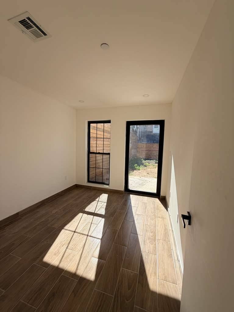 #11 photo, 218-36 133rd Rd, Springfield Gardens , NY 11413