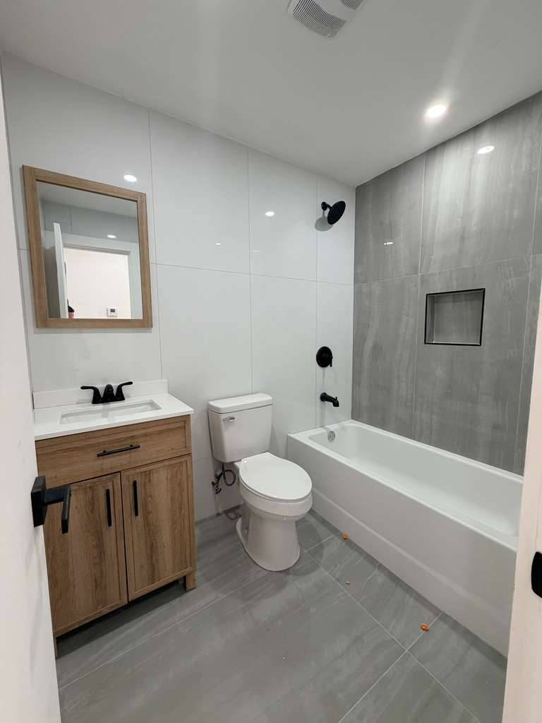 #13 photo, 218-36 133rd Rd, Springfield Gardens , NY 11413