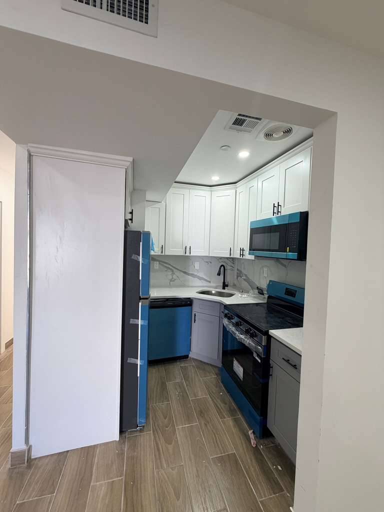 #4 photo, 218-36 133rd Rd, Springfield Gardens , NY 11413