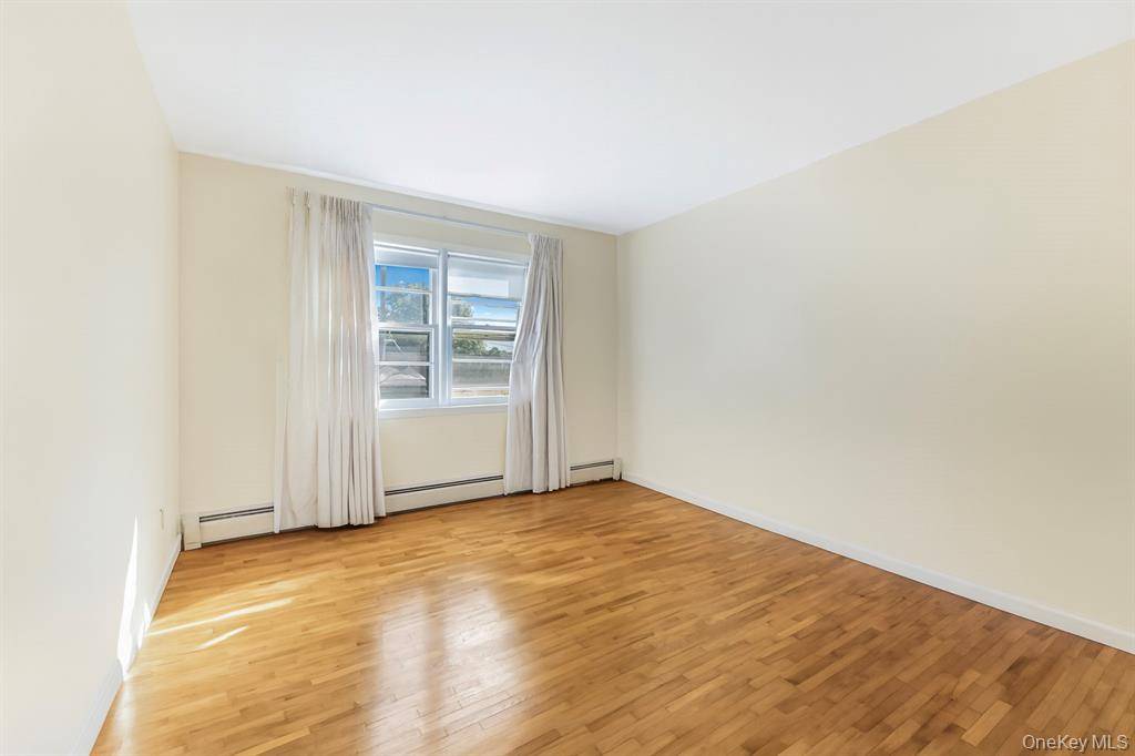 #12 photo, 287 Mary Lou Ave, Yonkers , NY 10703