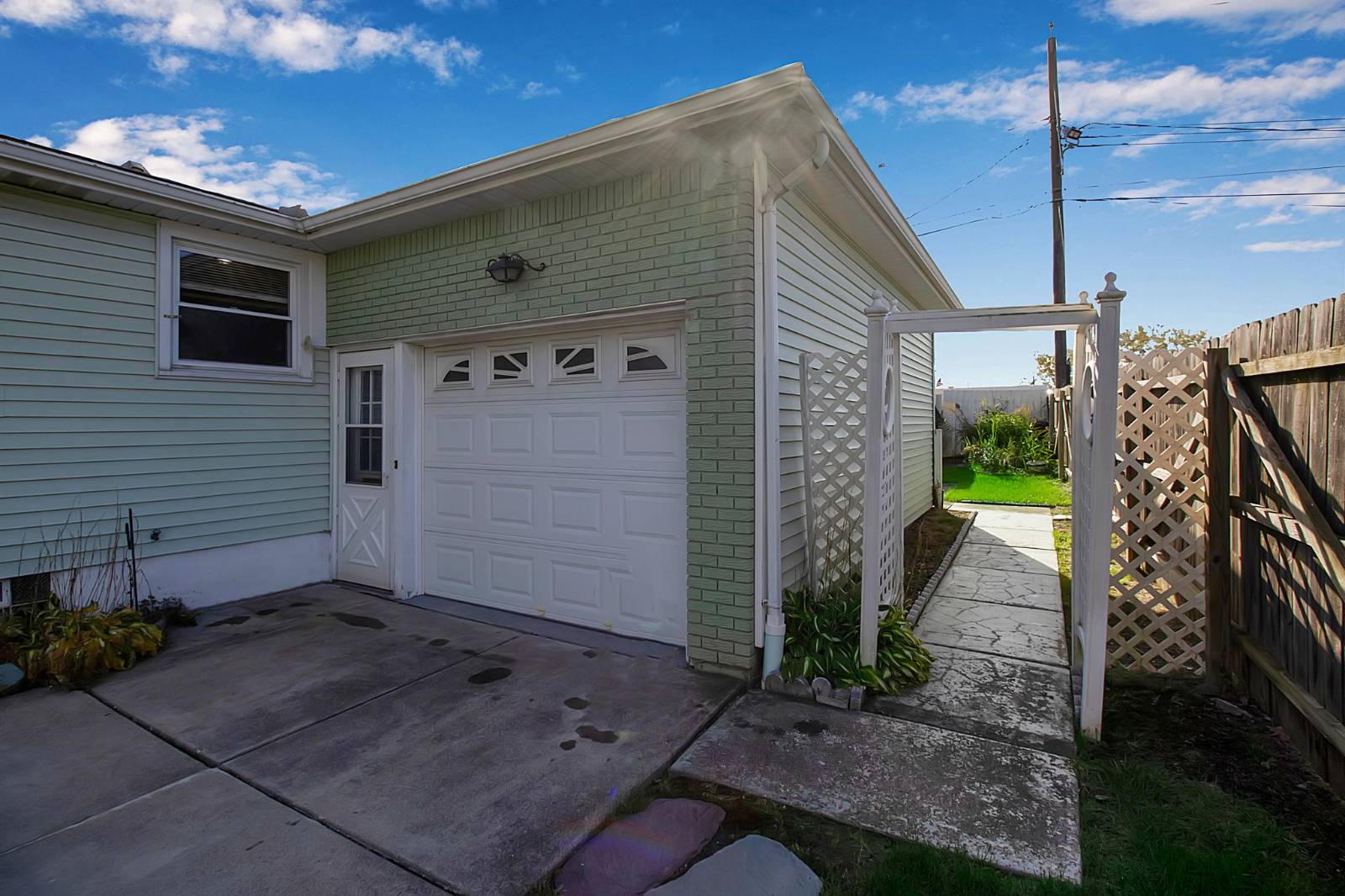 #10 photo, 319 S Creek Dr, Depew , NY 14043