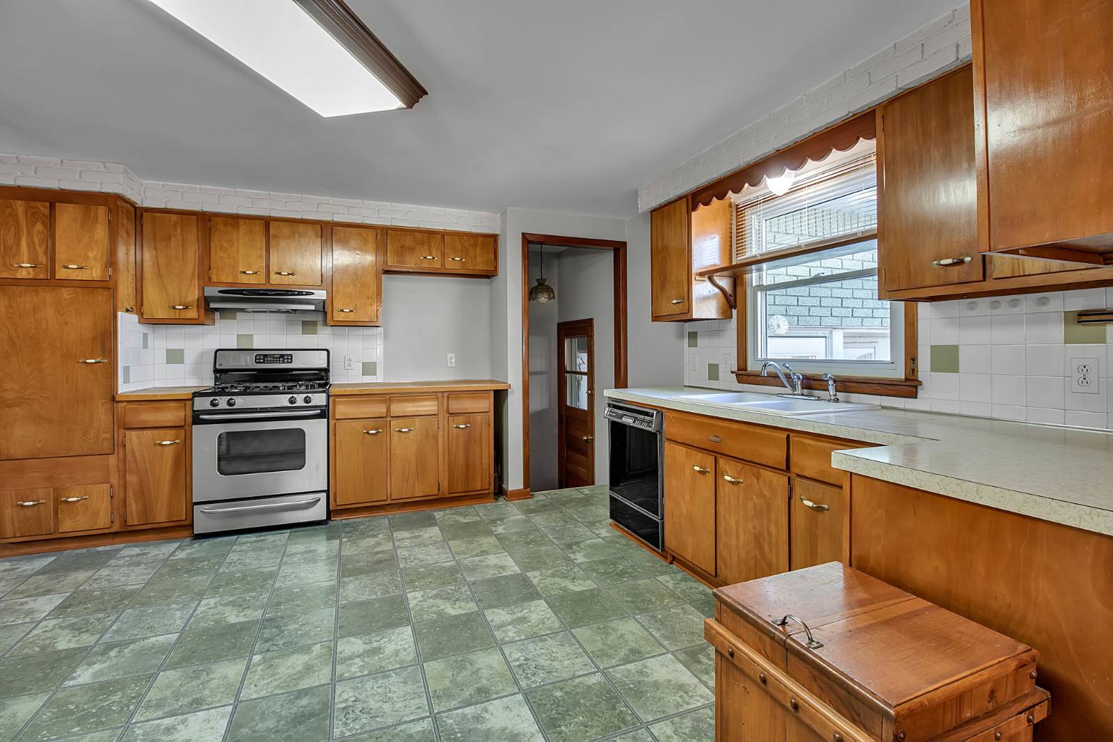 #20 photo, 319 S Creek Dr, Depew , NY 14043