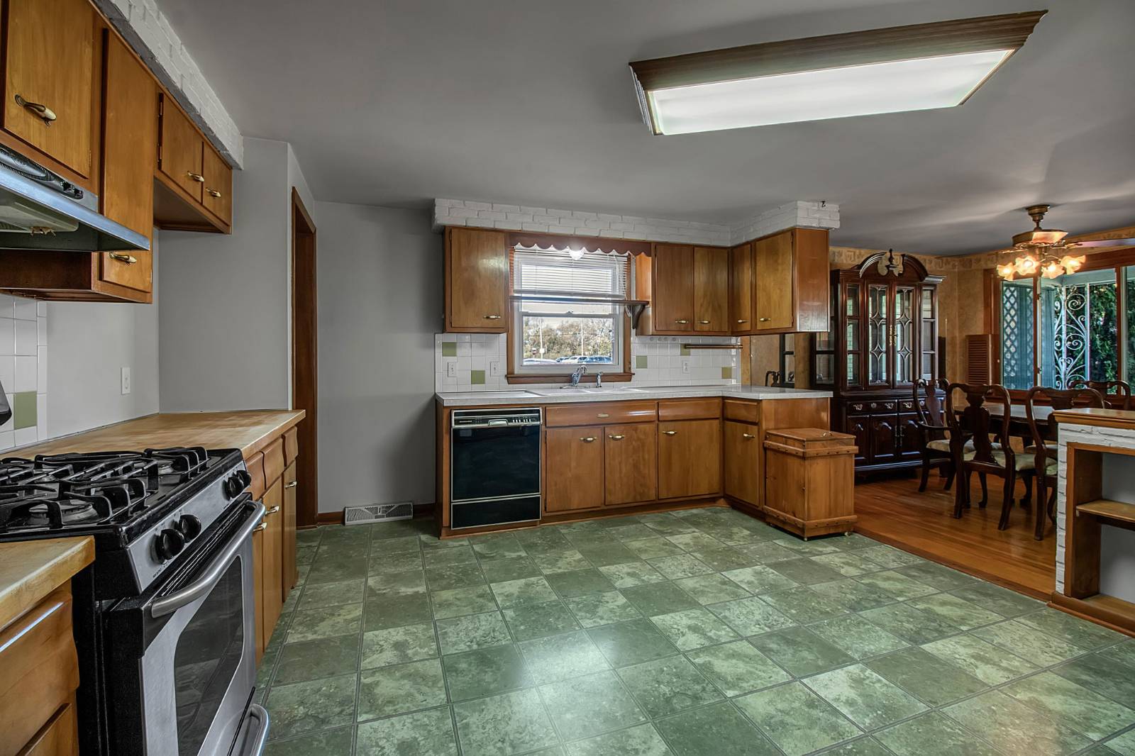 #21 photo, 319 S Creek Dr, Depew , NY 14043