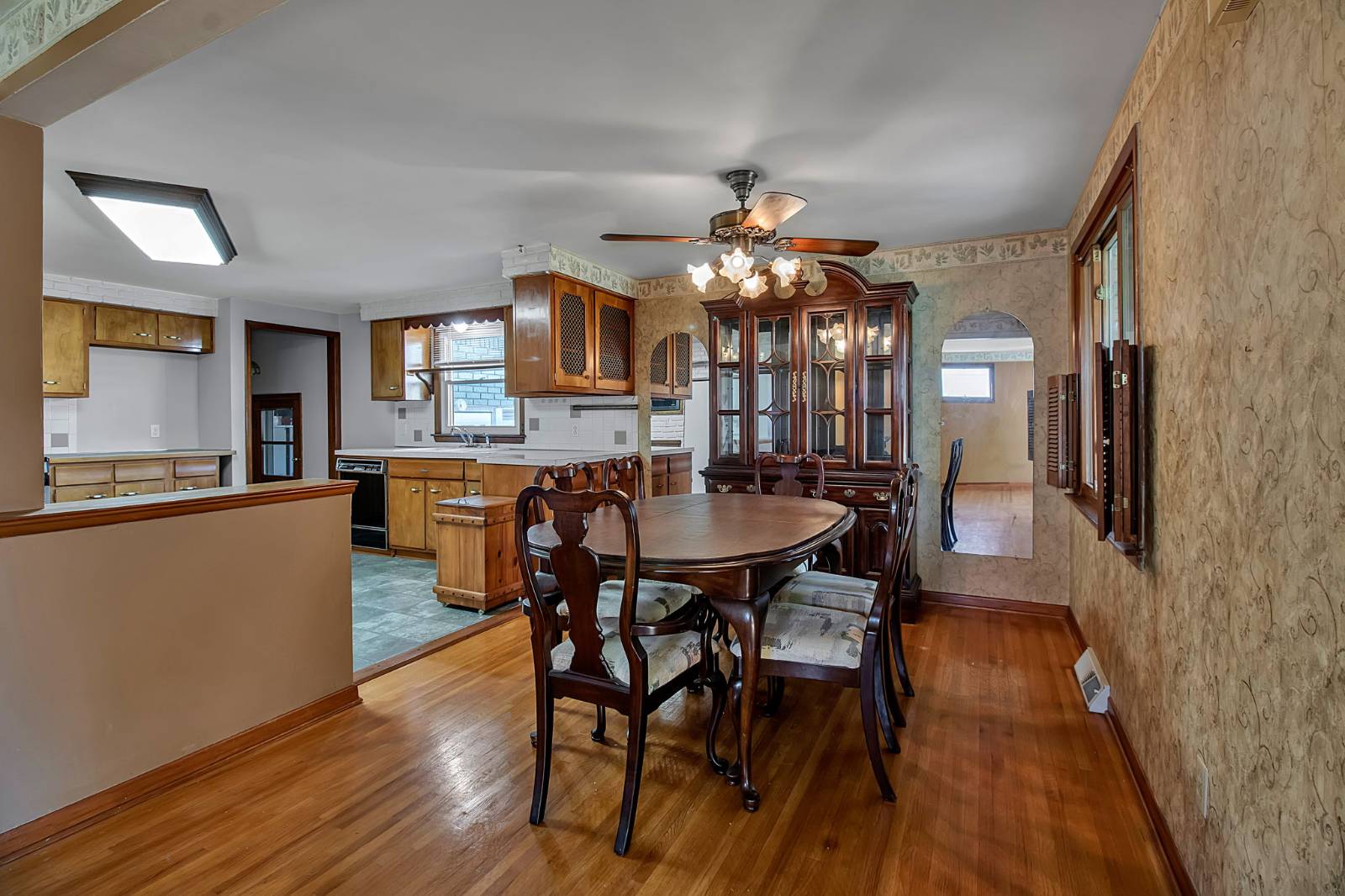 #31 photo, 319 S Creek Dr, Depew , NY 14043