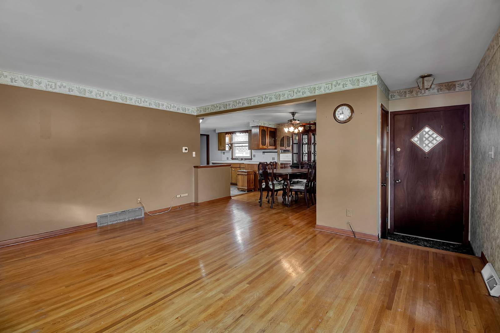 #34 photo, 319 S Creek Dr, Depew , NY 14043