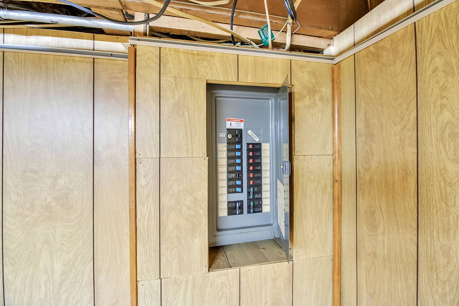 #49 photo, 319 S Creek Dr, Depew , NY 14043