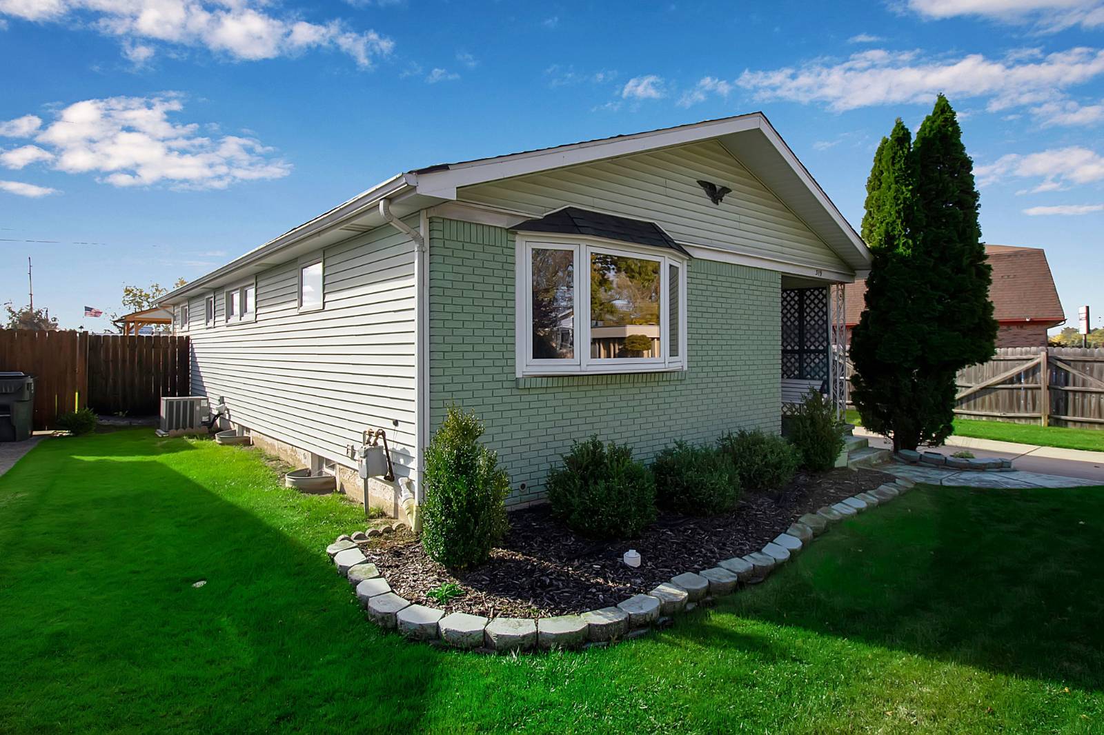 #8 photo, 319 S Creek Dr, Depew , NY 14043