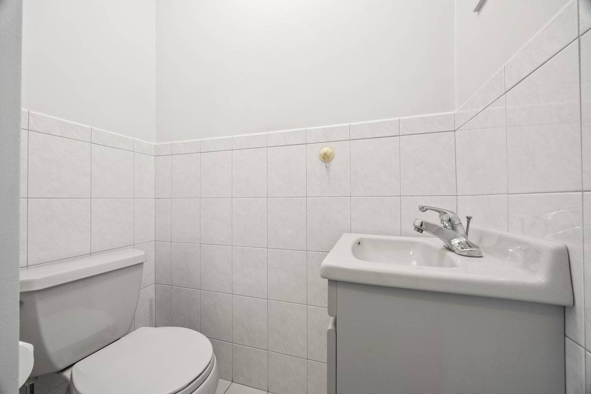 #11 photo, 4550 218th St, クイーンズ区 Bayside , NY 11361