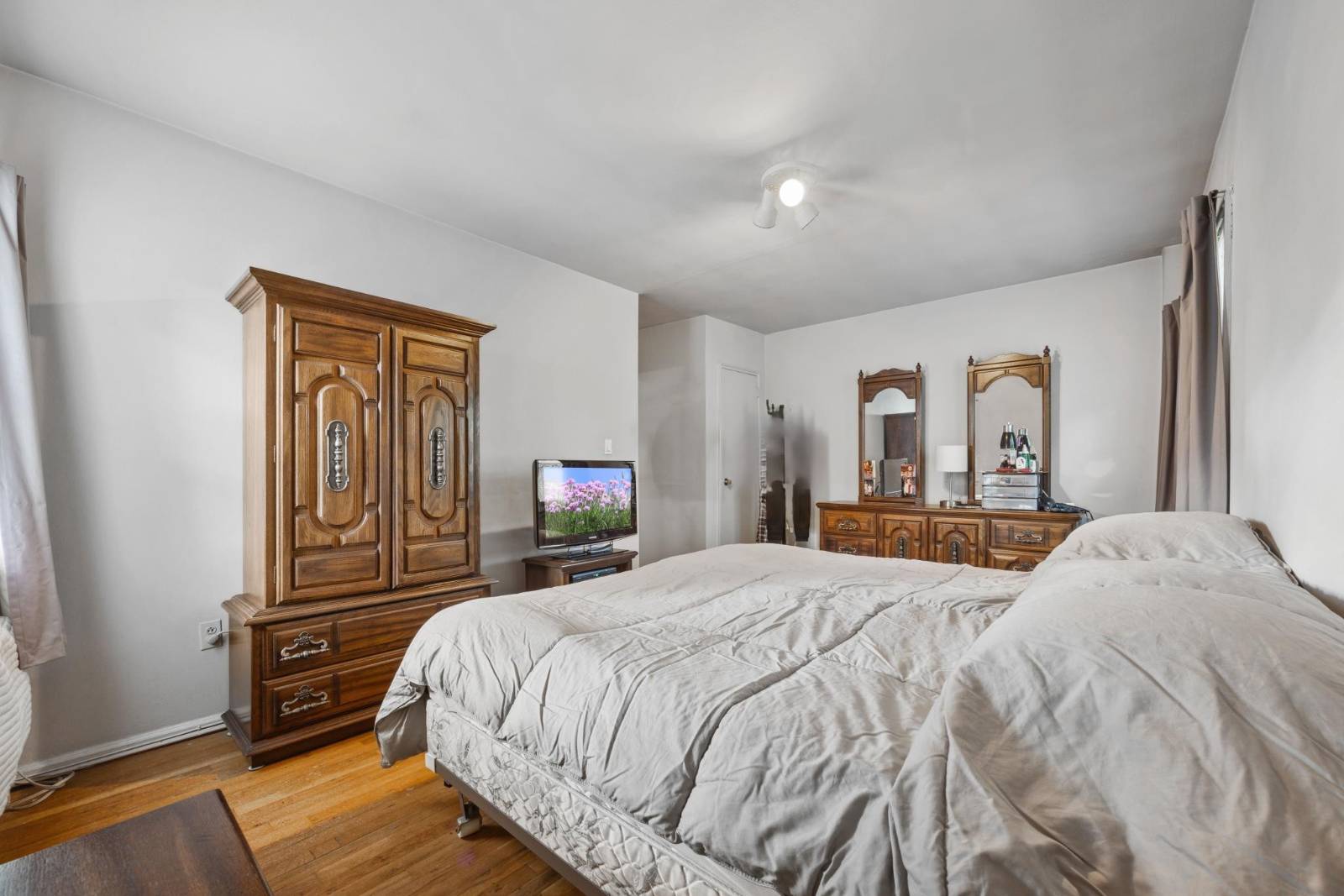 #13 photo, 4550 218th St, クイーンズ区 Bayside , NY 11361