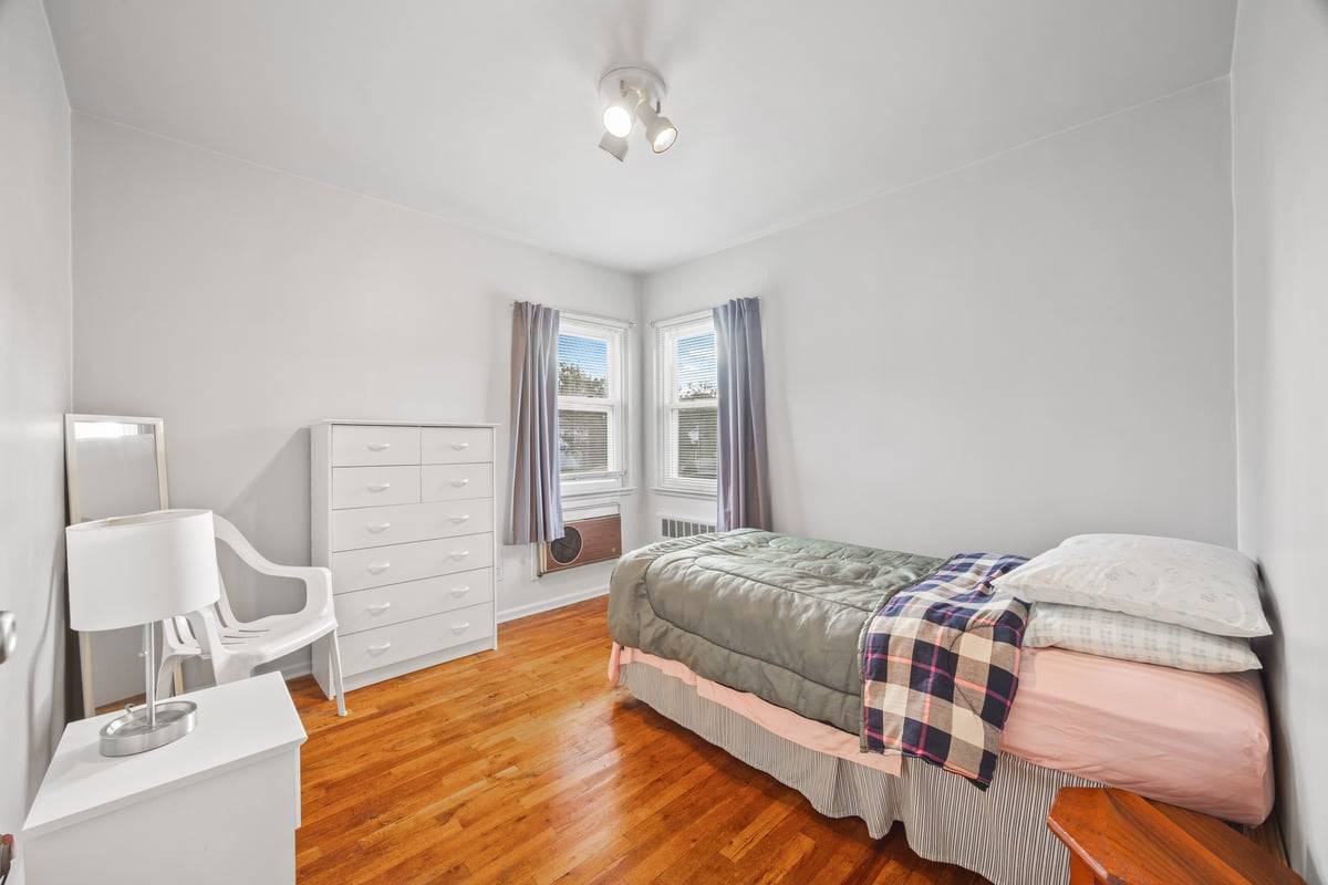 #14 photo, 4550 218th St, クイーンズ区 Bayside , NY 11361