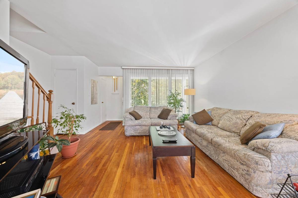 #8 photo, 4550 218th St, クイーンズ区 Bayside , NY 11361