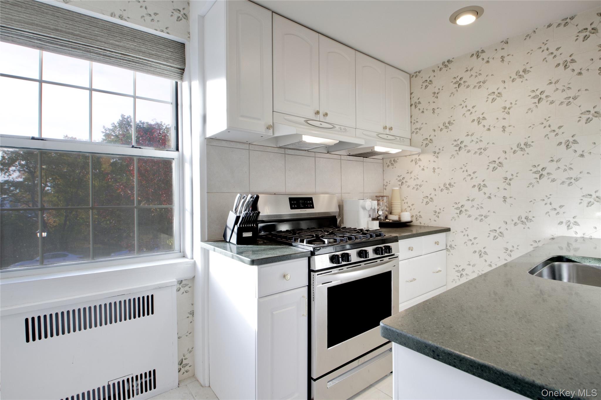 #12 photo, 127 Second Street, Garden City , NY 11530