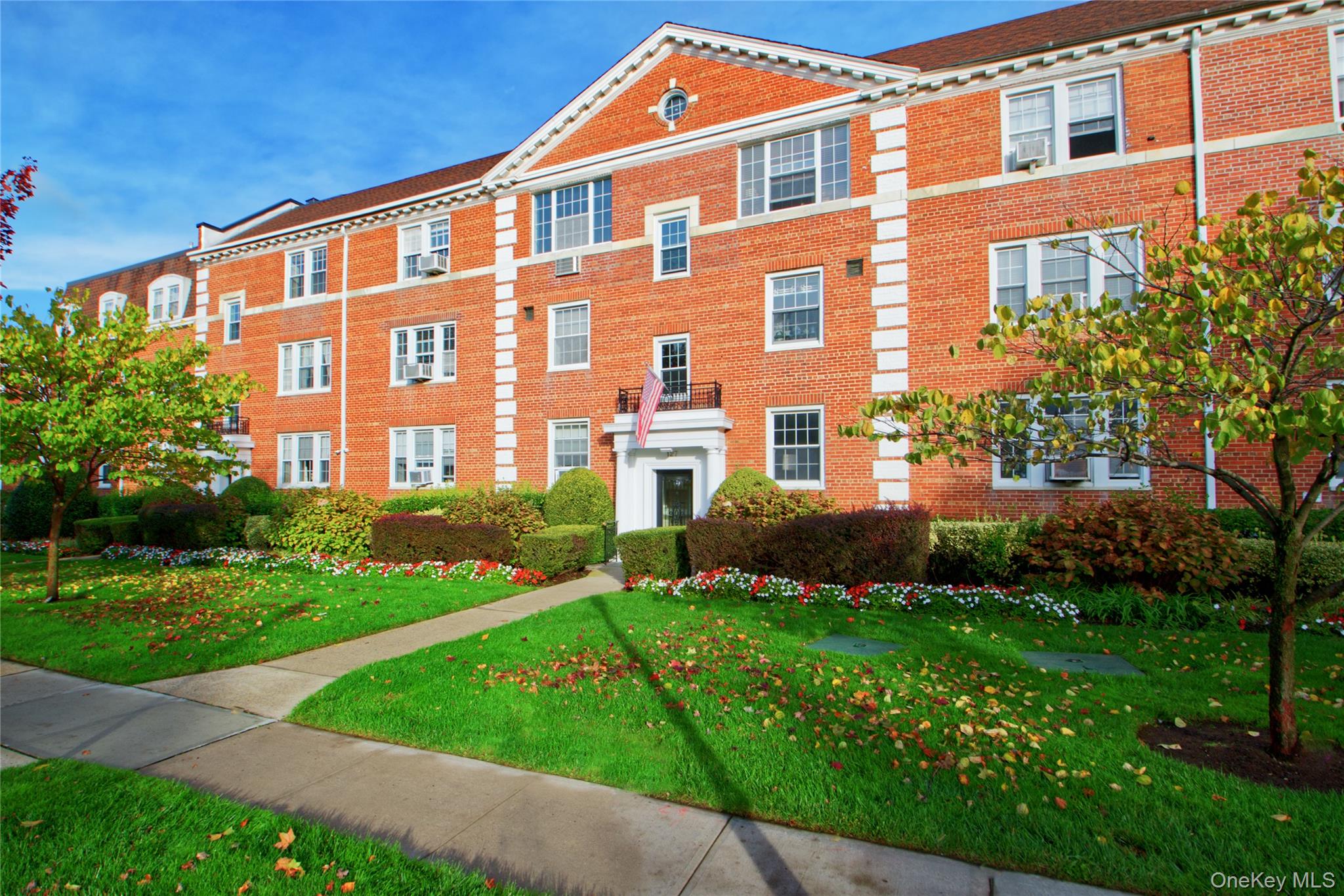 #2 photo, 127 Second Street, Garden City , NY 11530