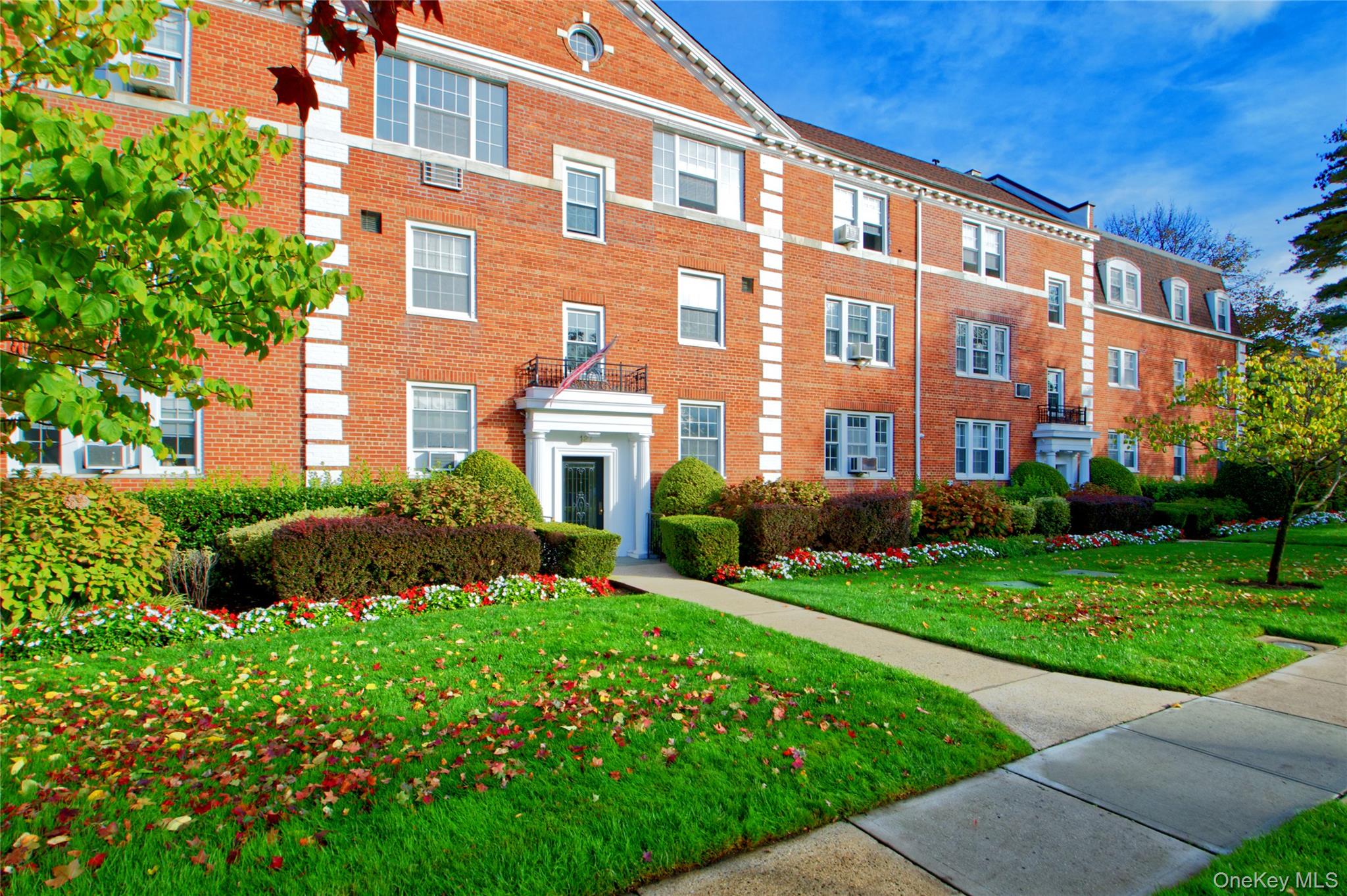 #3 photo, 127 Second Street, Garden City , NY 11530