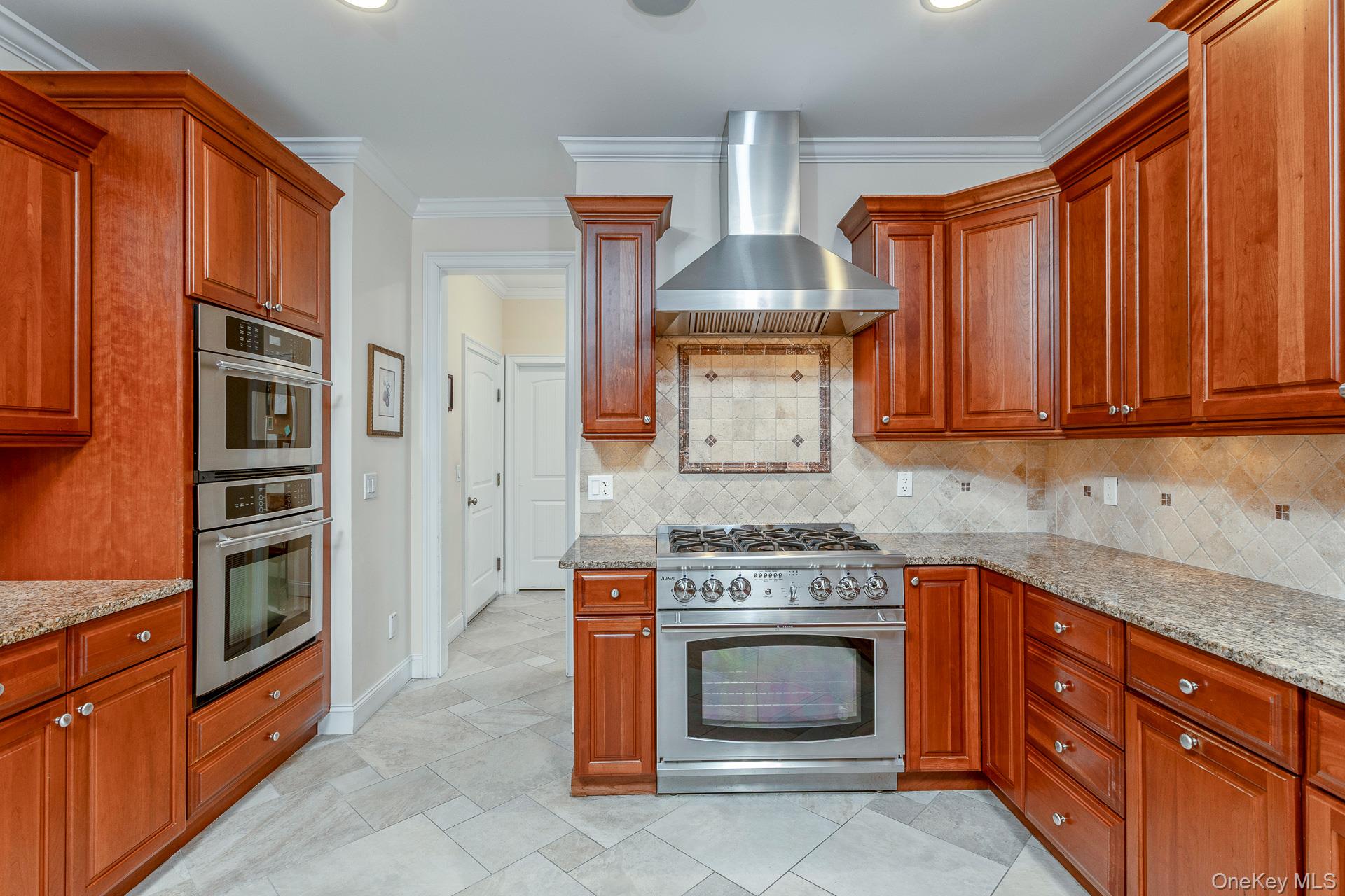 #17 photo, 4 Martin Avenue, サフォーク郡 Shoreham , NY 11786