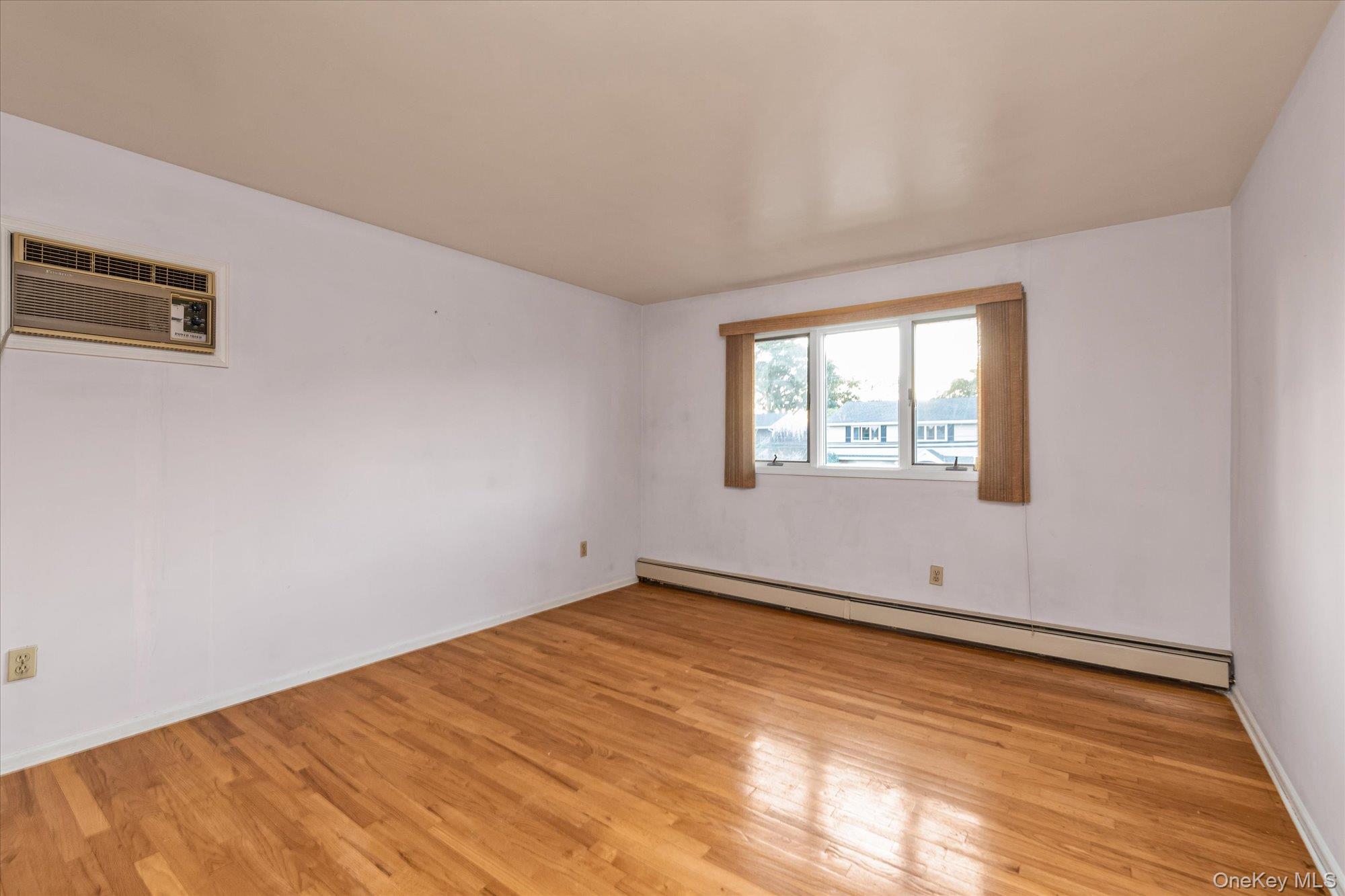 #15 photo, 1827 Jefferson Avenue, ナッソー郡 North Bellmore , NY 11710