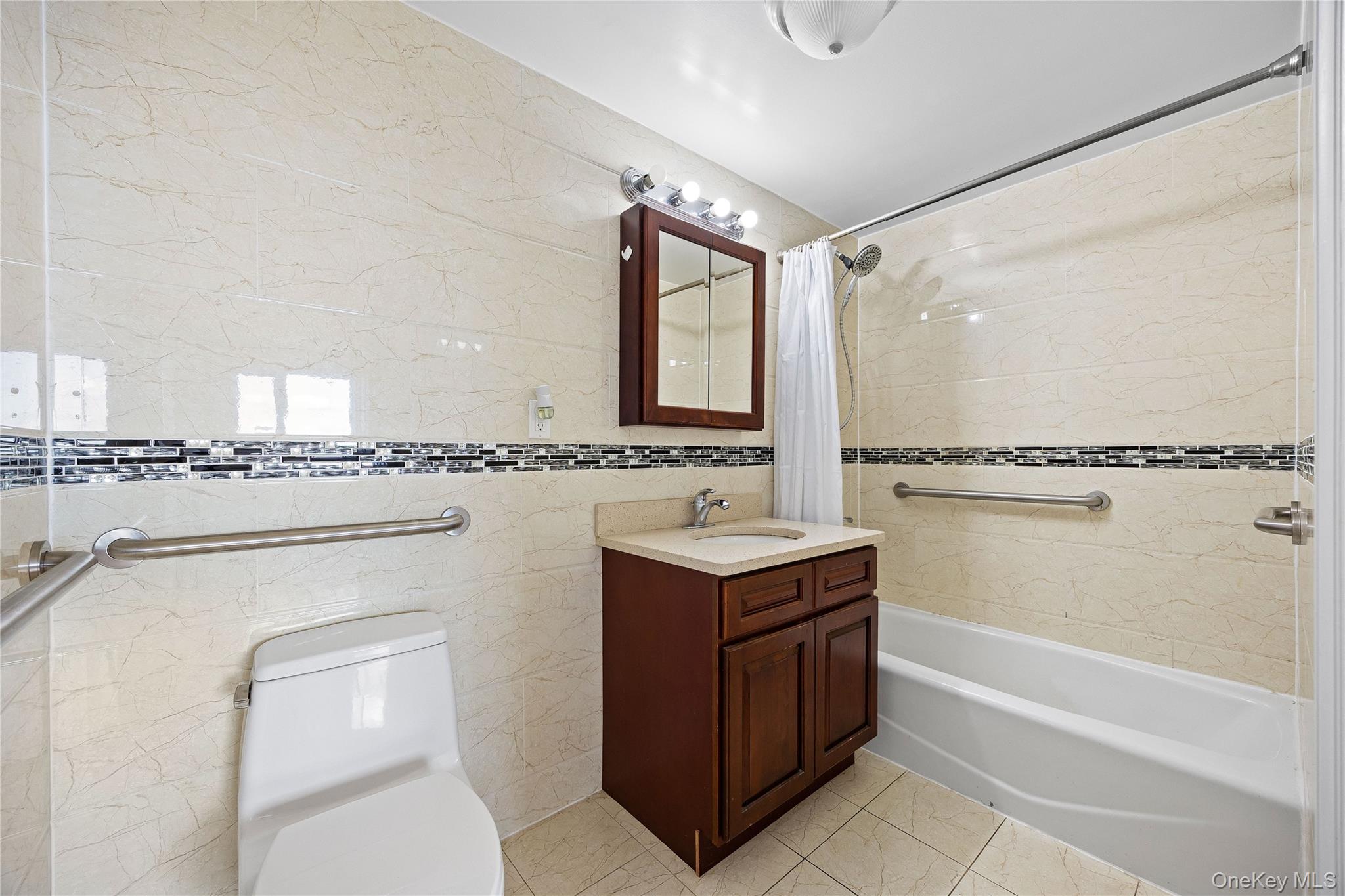 #13 photo, 136-21 Latimer Place, クイーンズ区 Flushing , NY 11354