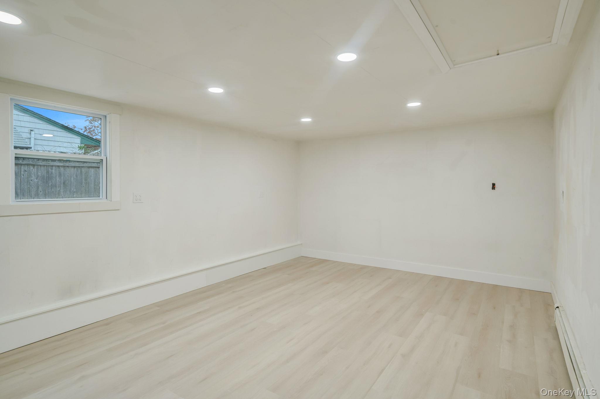 #20 photo, 246 Woodlawn Avenue, Saint James , NY 11780