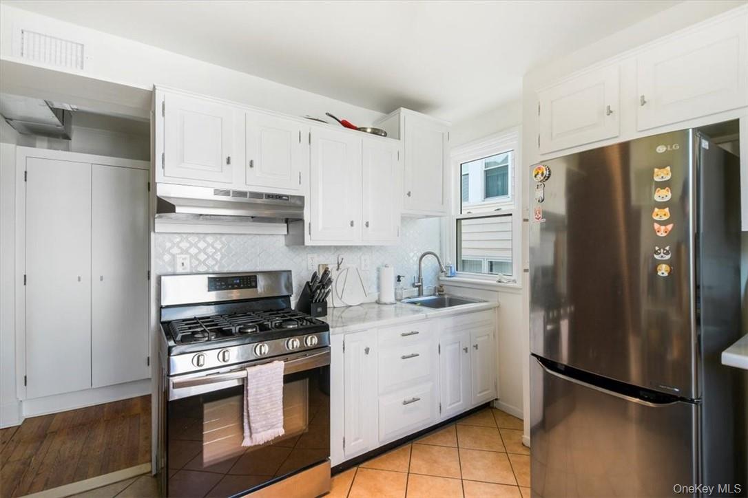 #20 photo, 1 Bayview Avenue, New Rochelle , NY 10801