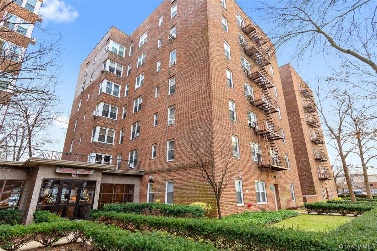 #2 photo, 625 Gramatan Avenue, Mount Vernon , NY 10552