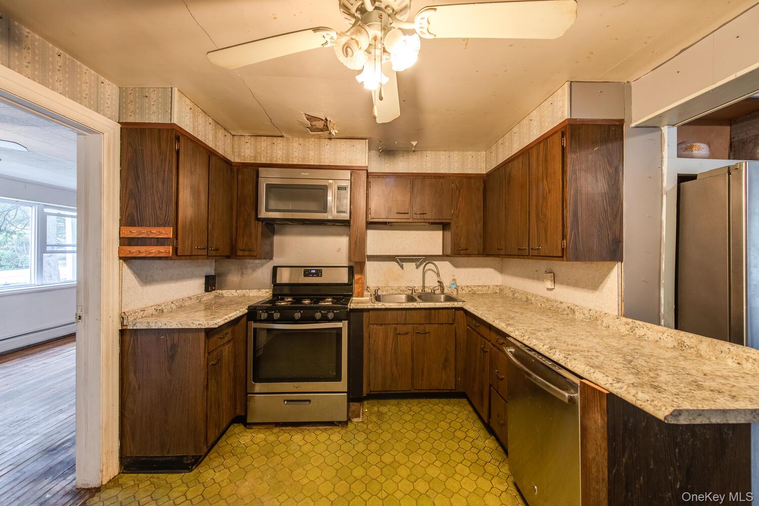 #10 photo, 88 Buckingham Avenue, Poughkeepsie , NY 12601