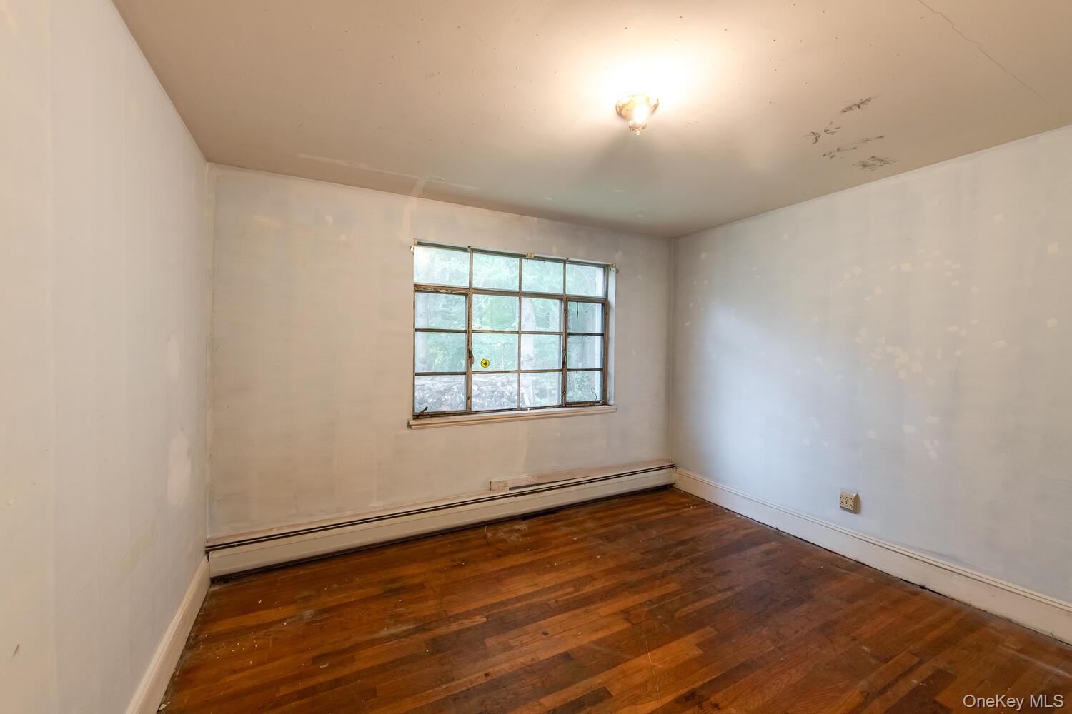 #19 photo, 88 Buckingham Avenue, Poughkeepsie , NY 12601