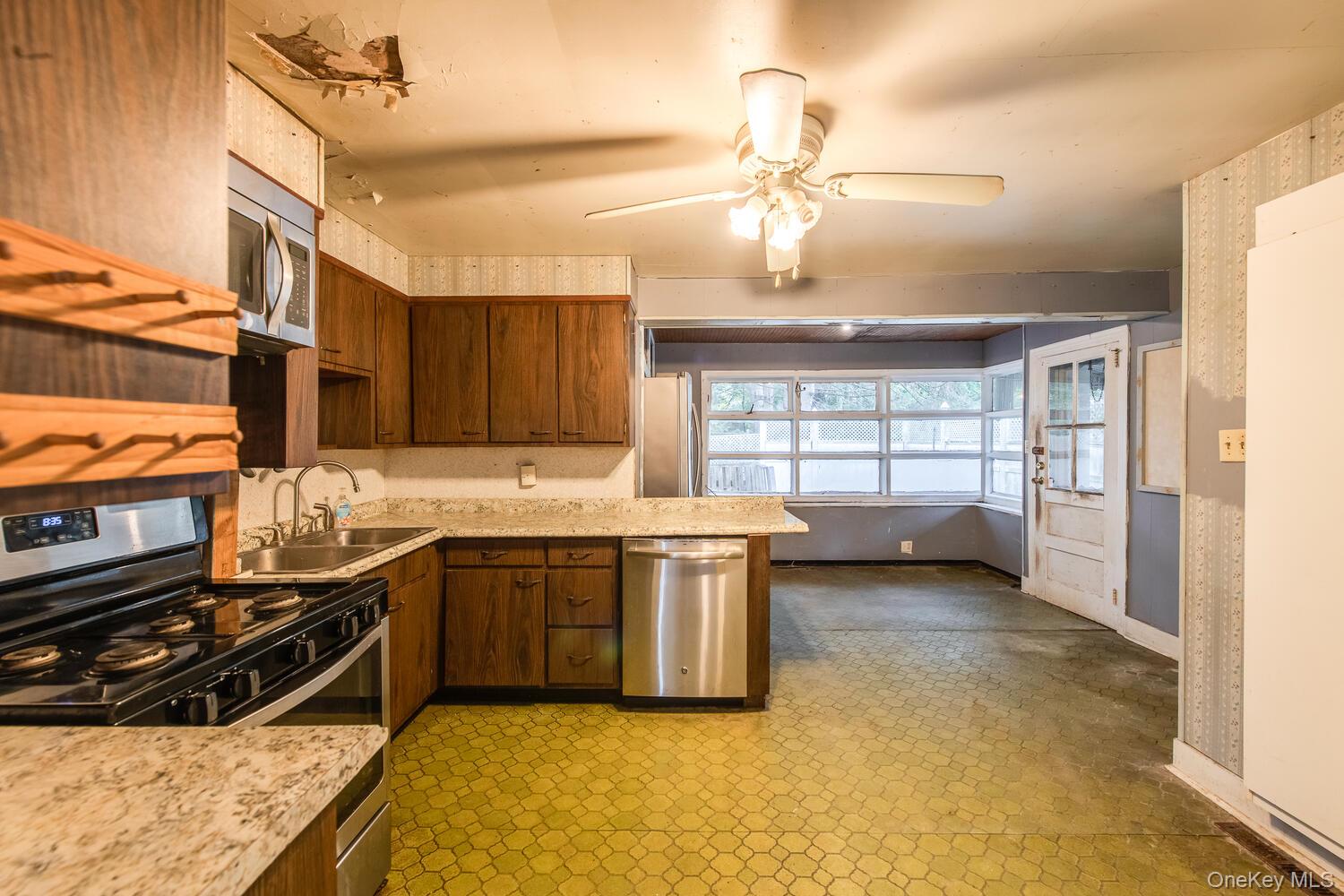 #9 photo, 88 Buckingham Avenue, Poughkeepsie , NY 12601