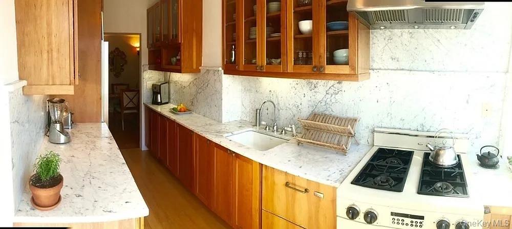 #8 photo, 118 8th Avenue, ブルックリン区 Brooklyn , NY 11215