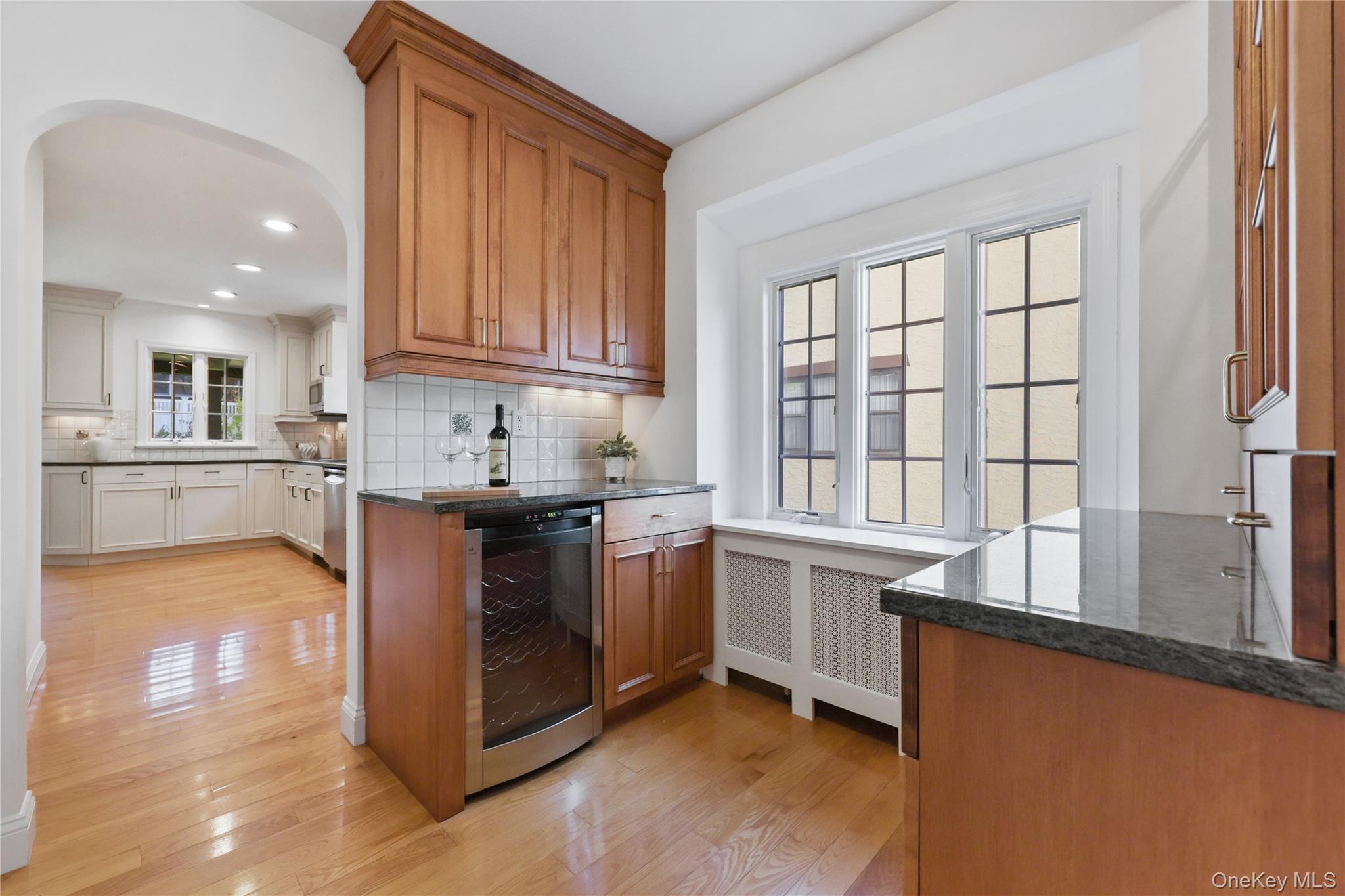 #11 photo, 19 Huntwood Place, Mount Vernon , NY 10552