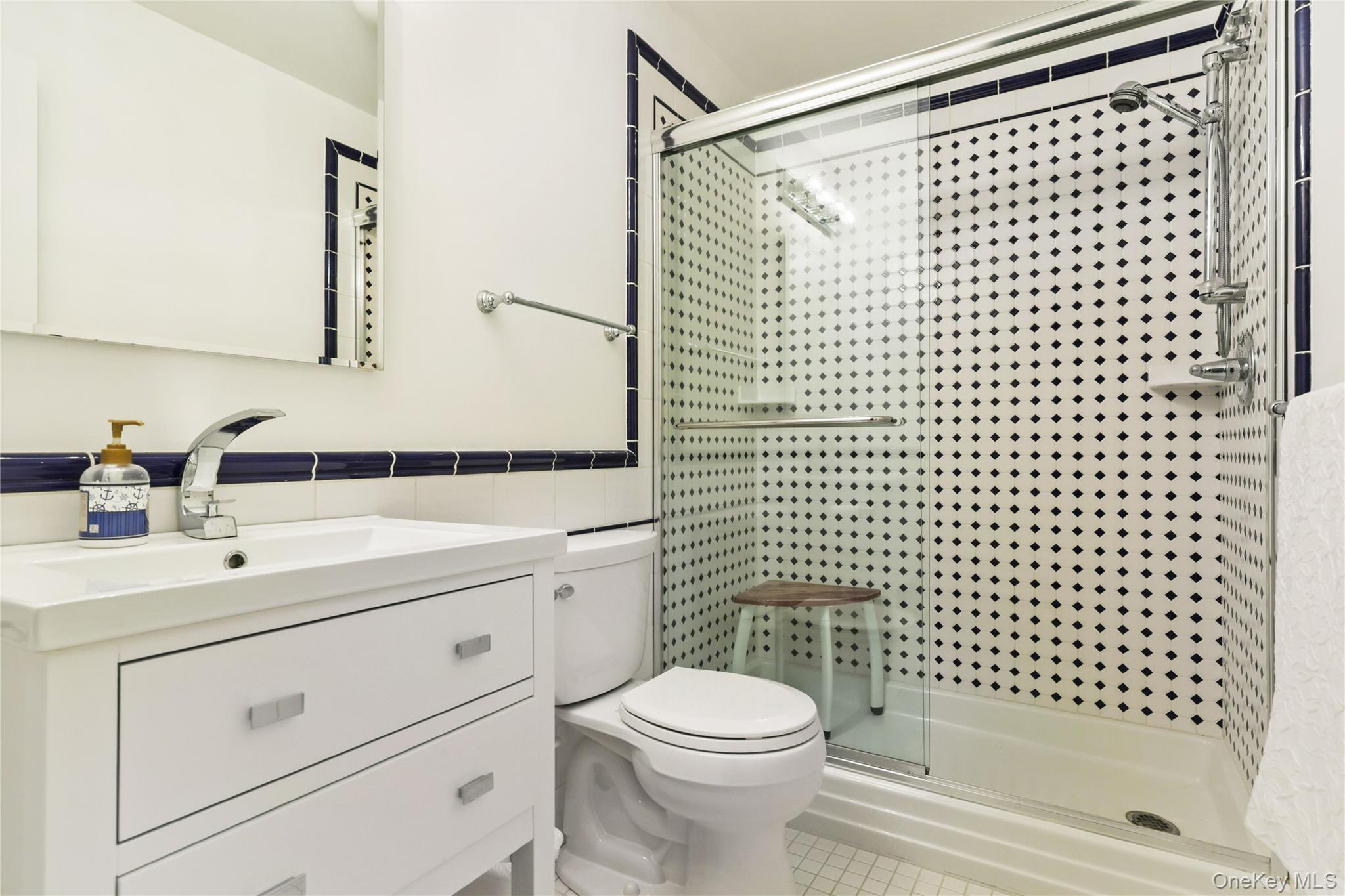 #17 photo, 19 Huntwood Place, Mount Vernon , NY 10552